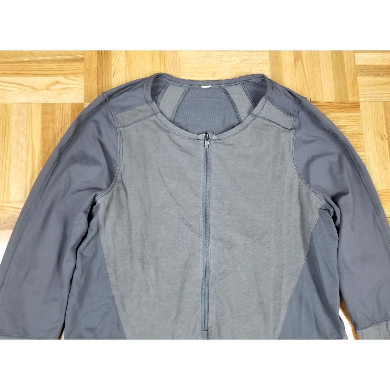 Lululemon Lululemon Yoga Long Sleveee Half Zip Up Gray Shirt Sz 6 Women Size M / US 6-8 / IT 42-44 - 2 Thumbnail