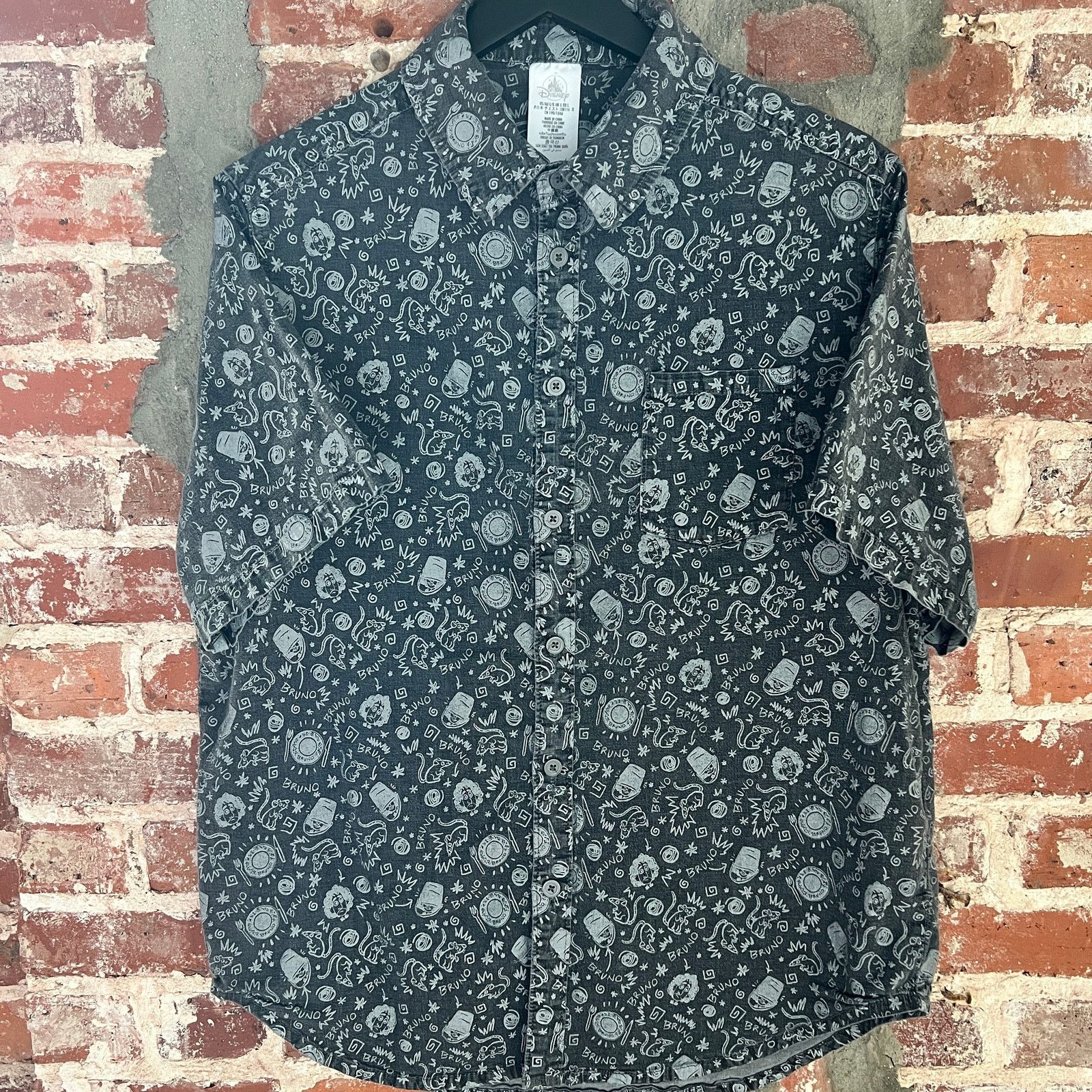 Disney Disney Encanto "Bruno" Black SS Button Down Shirt L Size US L / EU 52-54 / 3 - 2 Thumbnail