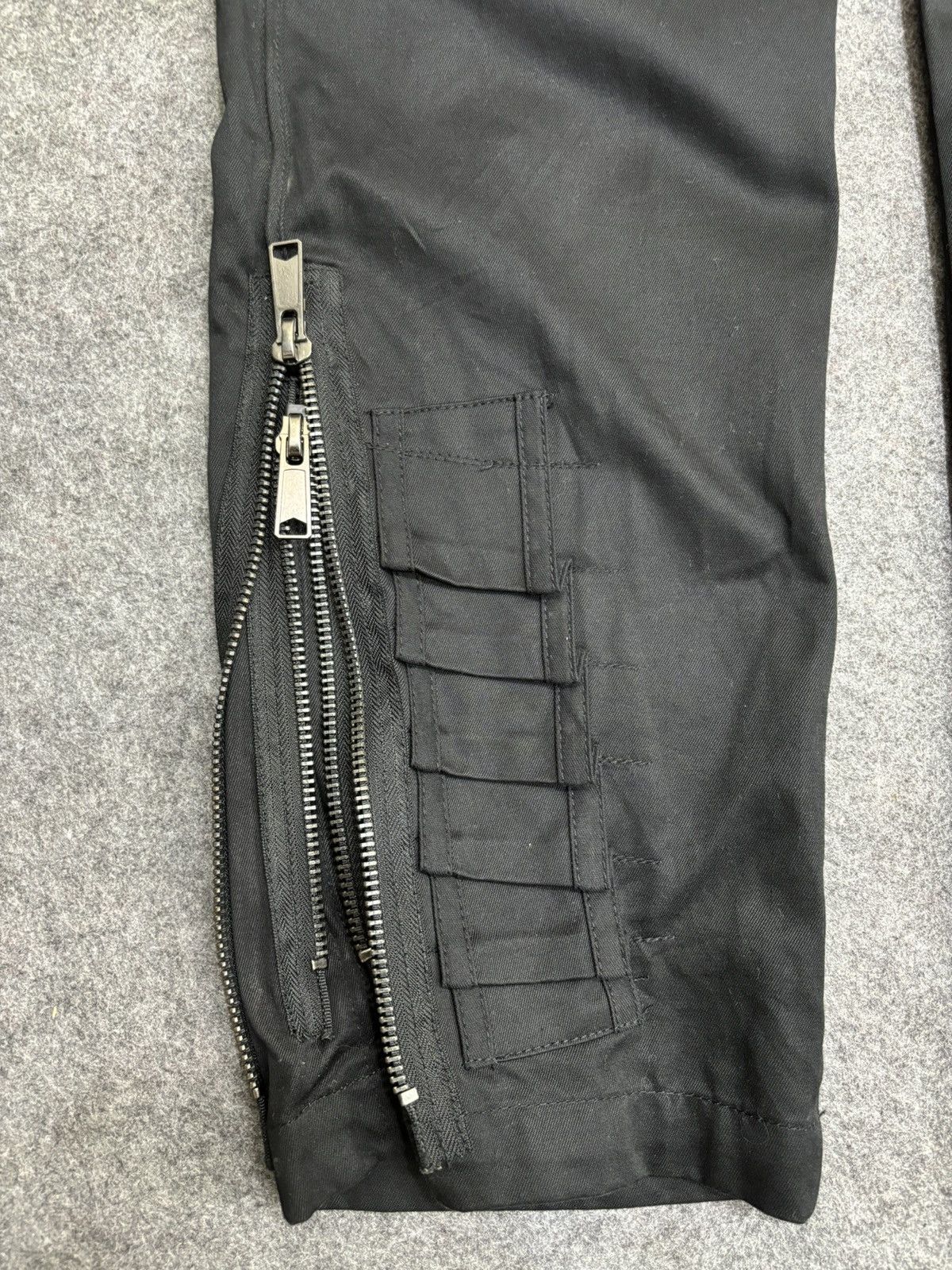 Japanese Brand 💥Punk Style💥Semantic Design Multipockets Zipper Pant F488 Size US 33 - 12 Thumbnail