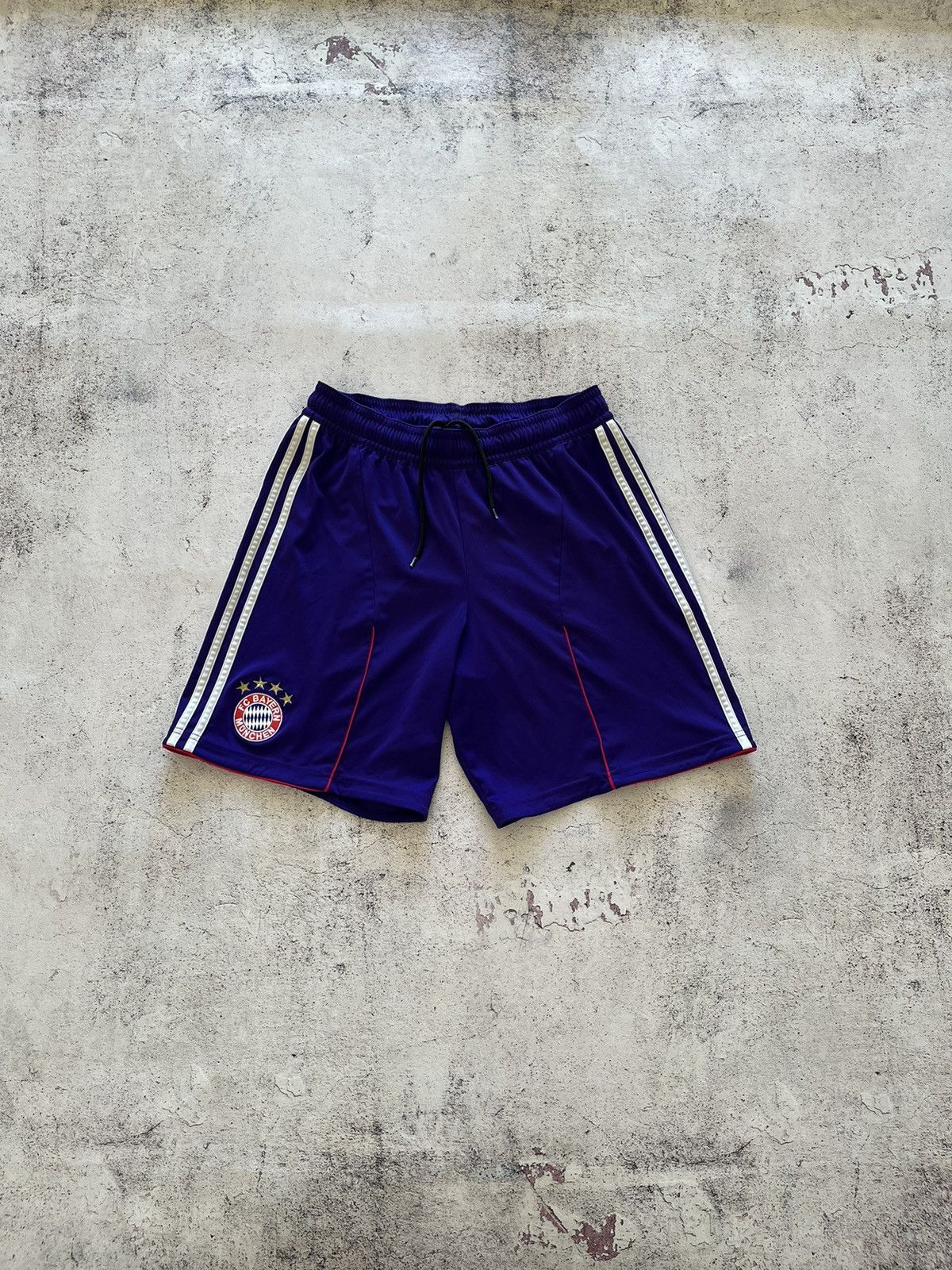 Adidas × Vintage ADIDAS BAYERN MUNICH FC 2010/2011 AWAY SHORT,GOALKEEPERS Size US 32 / EU 48 - 1 Thumbnail