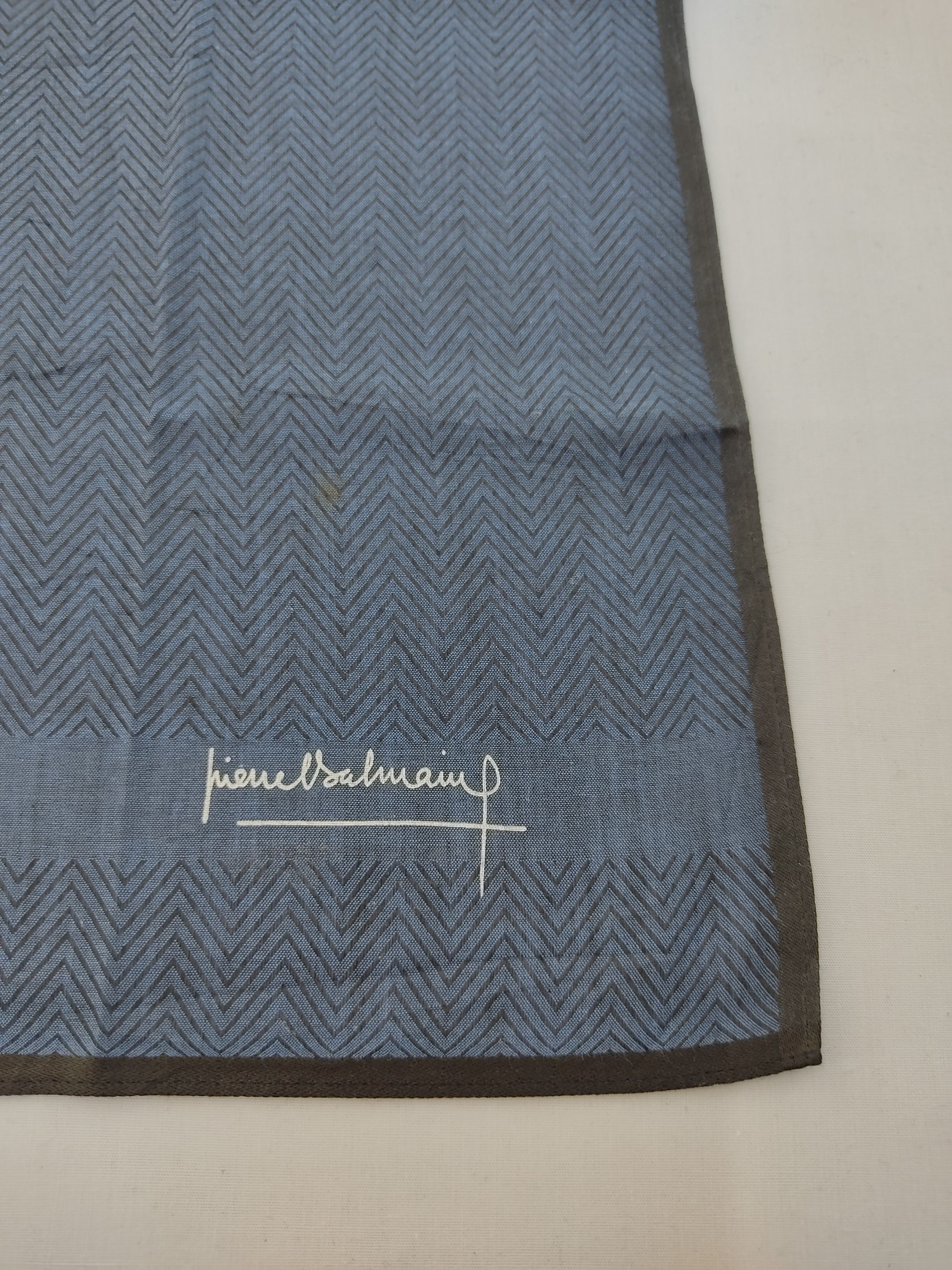 Pierre Balmain × Vintage Vintage Pierre Balmain Handkerchief / Neckwear / Bandana Size ONE SIZE - 8 Thumbnail