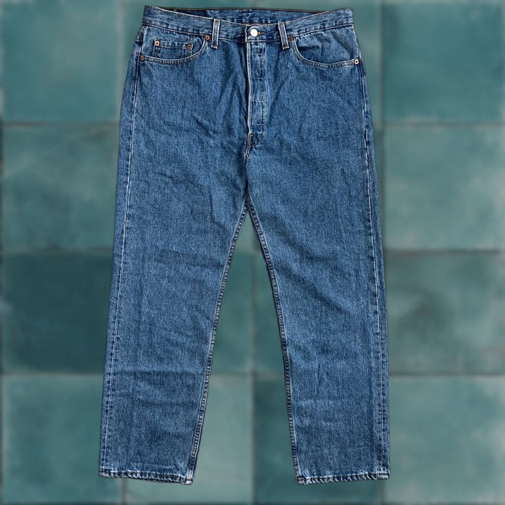 Levi's VINTAGE Levi's 501 Jeans Men Adult Regular Fit Straight Leg 90s USA Blue Medium Wash 38x30 Size US 38 / EU 54 - 1 Thumbnail