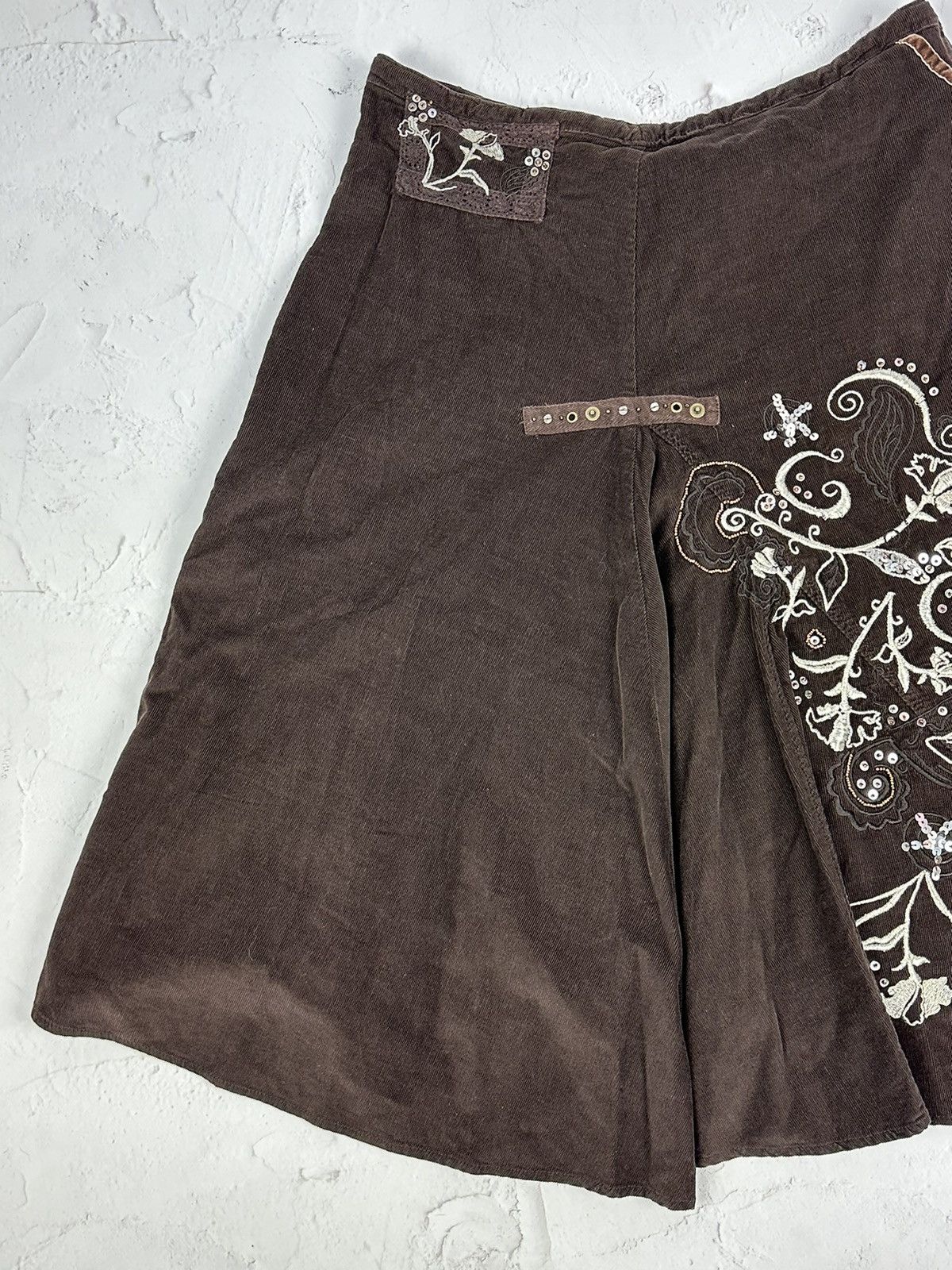 Vintage Vintage Corduroy Brown Midi Skirt Size 28" / US 6 / IT 42 - 3 Thumbnail