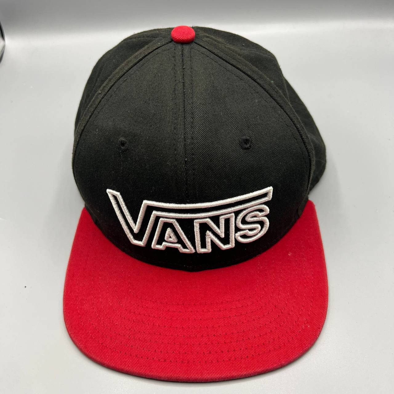 Vans Vans Hat Men Black Red Spell out Snap Back Cap Size ONE SIZE - 1 Thumbnail