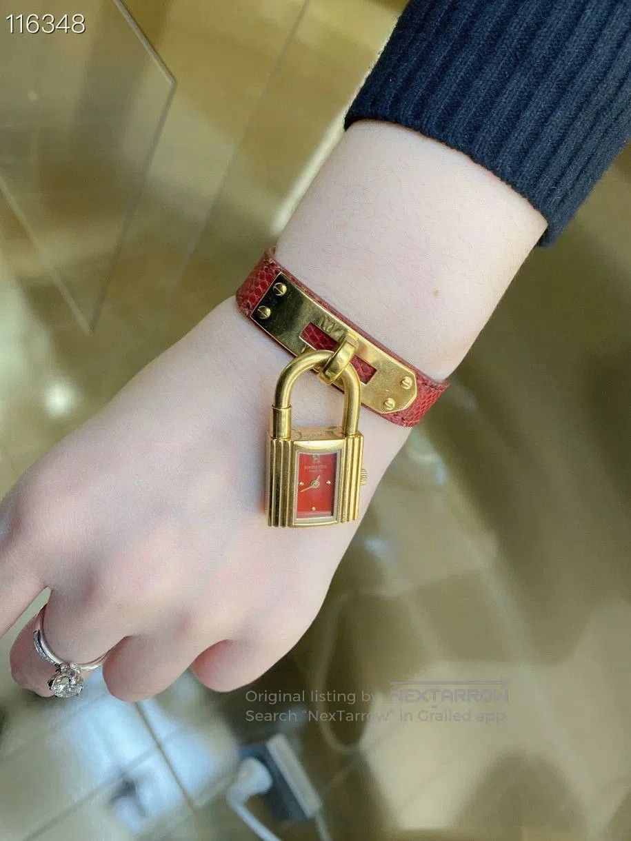 Hermès 075135 Red Gold Kelly Watch.