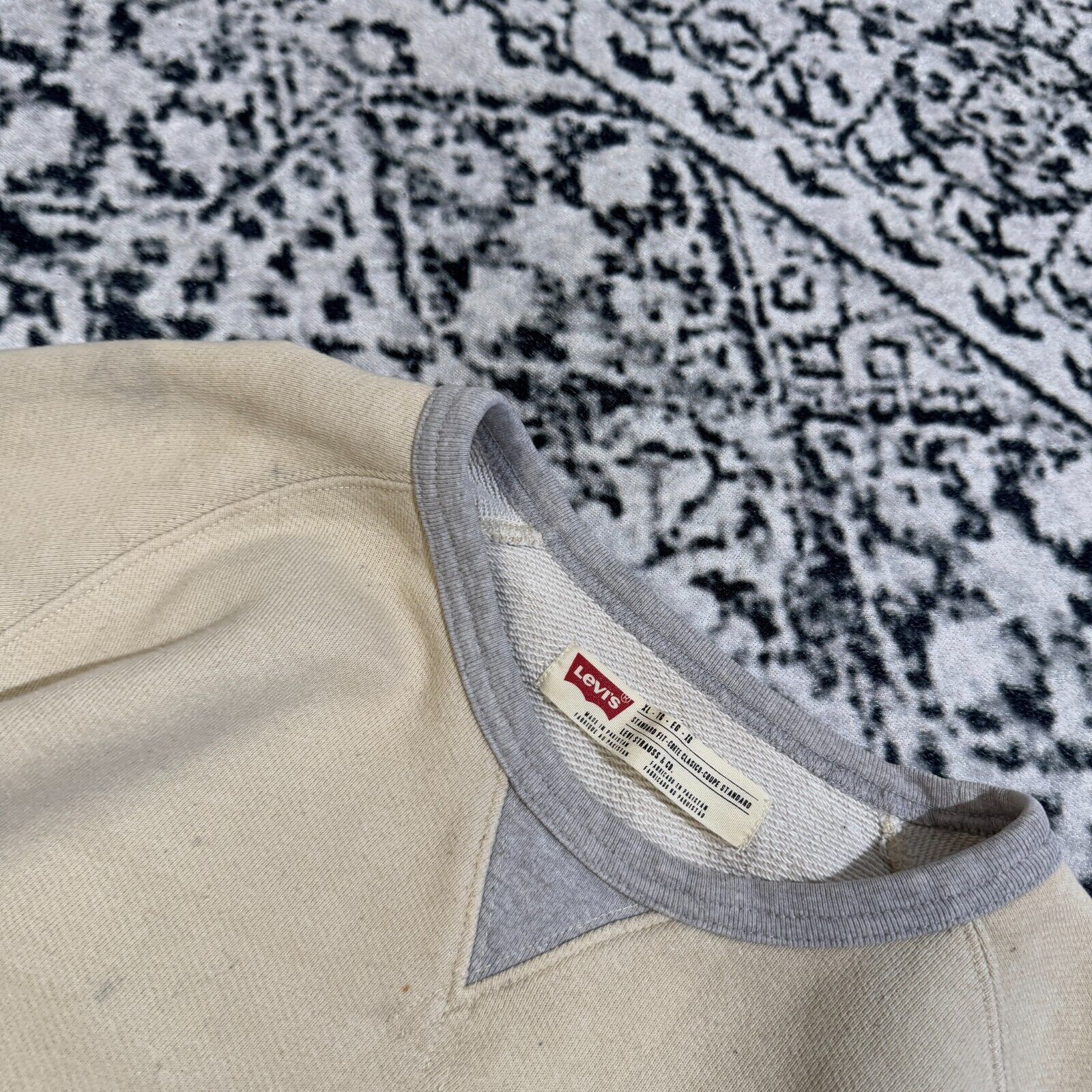 Levi's × Vintage Vintage Levis Unisex Beige Cotton Crewneck Size XL Y2K S Size US XL / EU 56 / 4 - 7 Thumbnail