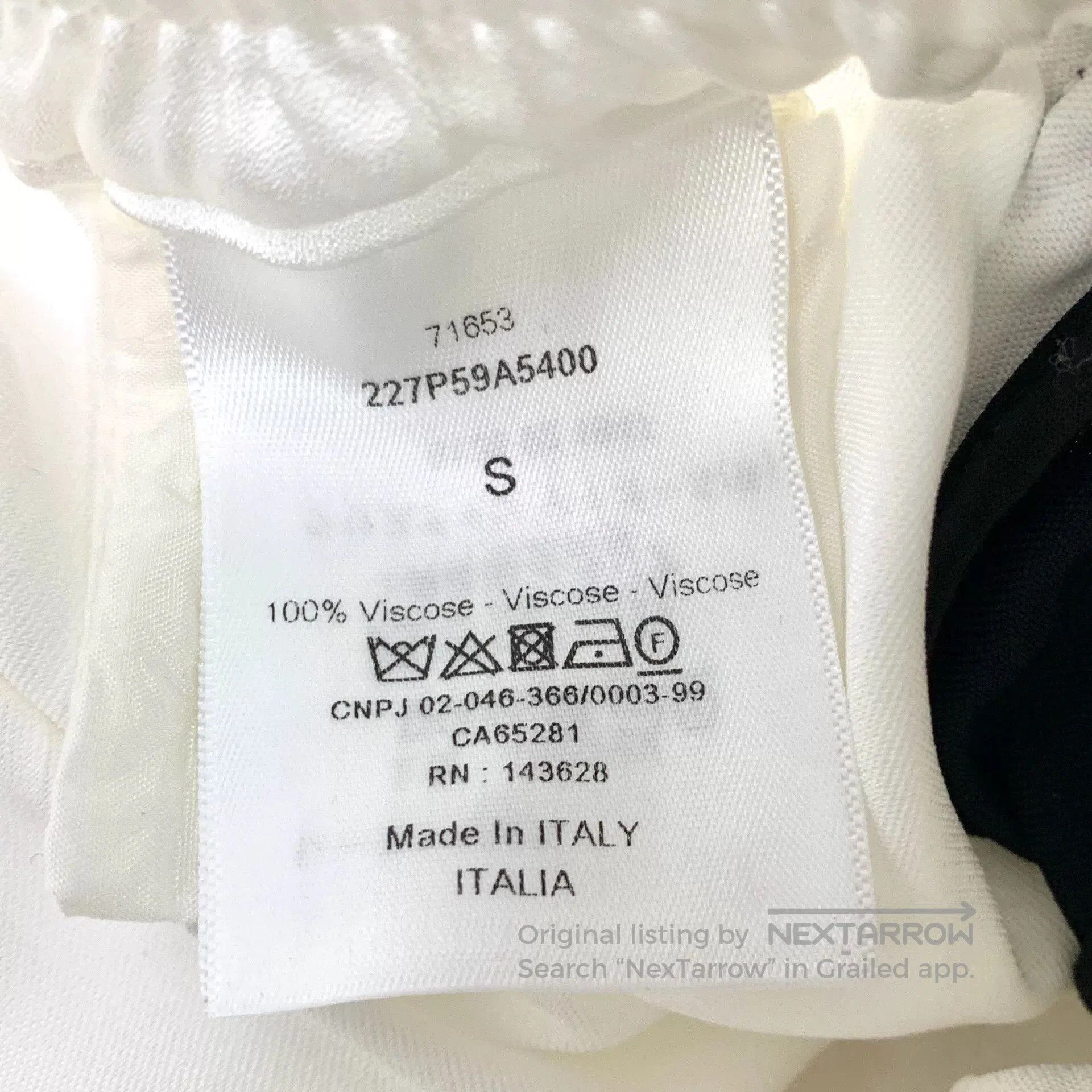 Dior white logo elastic waist casual shorts. Size 28" / US 6 / IT 42 - 8 Thumbnail