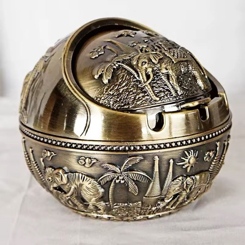 Other Metal Cover Pattern Zinc Alloy Cigarette Ashtray Size ONE SIZE - 1 Thumbnail