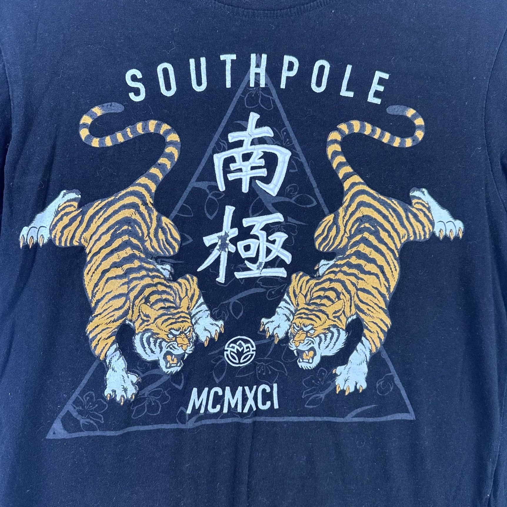 Southpole Southpole Shirt Mens Large Black Tiger Graphic Tee Asian Floral Print Graphic Tee Size US L / EU 52-54 / 3 - 3 Thumbnail