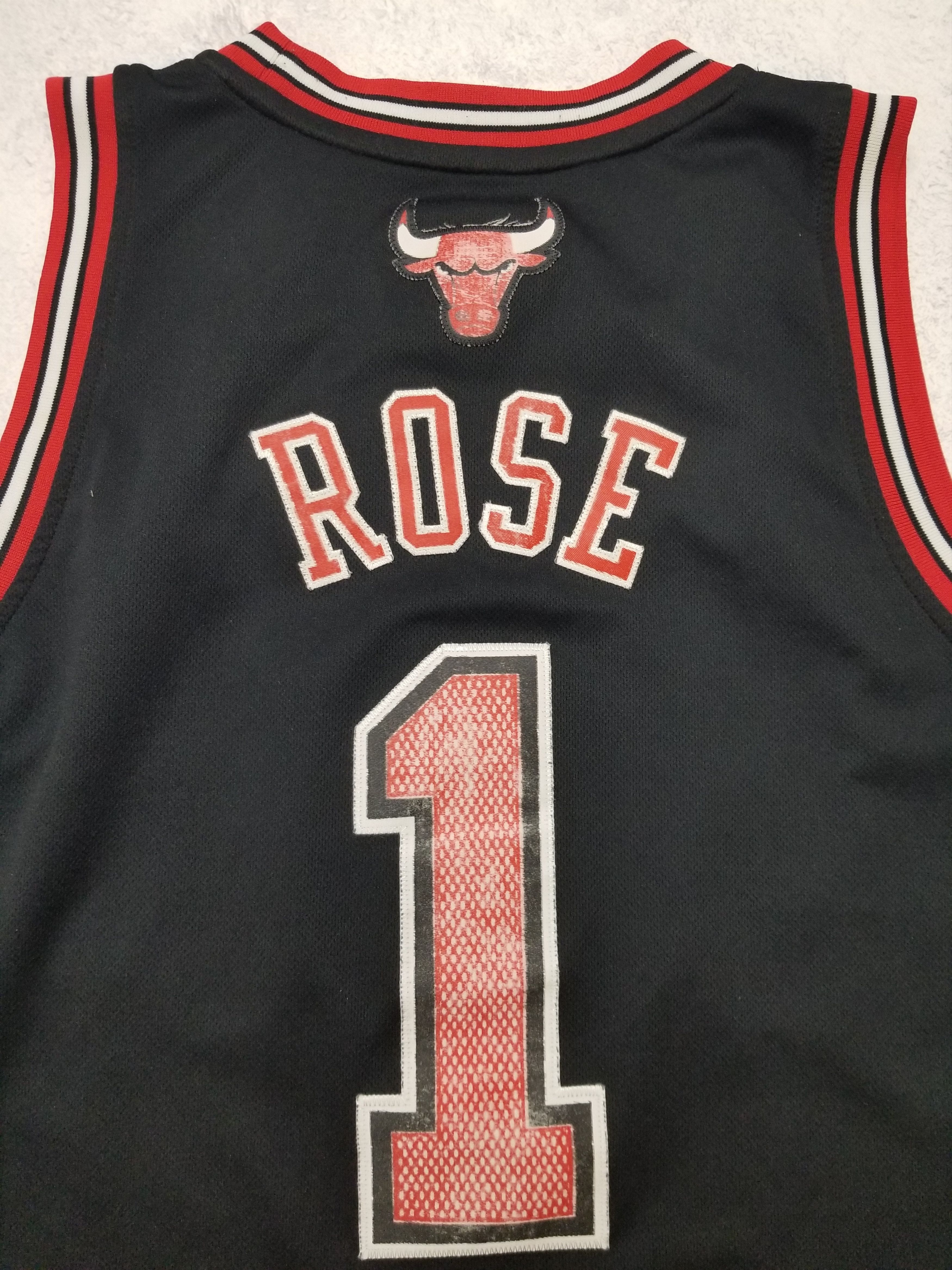 Adidas Authentics Derrick Rose #1 Chicago Bulls Stitched Jersey Size US S / EU 44-46 / 1 - 16 Thumbnail