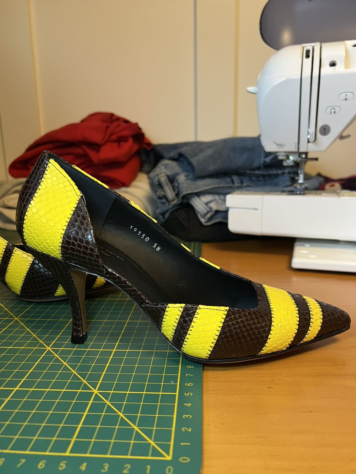 Dries Van Noten Dries Van Noten leather snakeskin scales high heel pumps Size US 7.5 / IT 37.5 - 13 Thumbnail