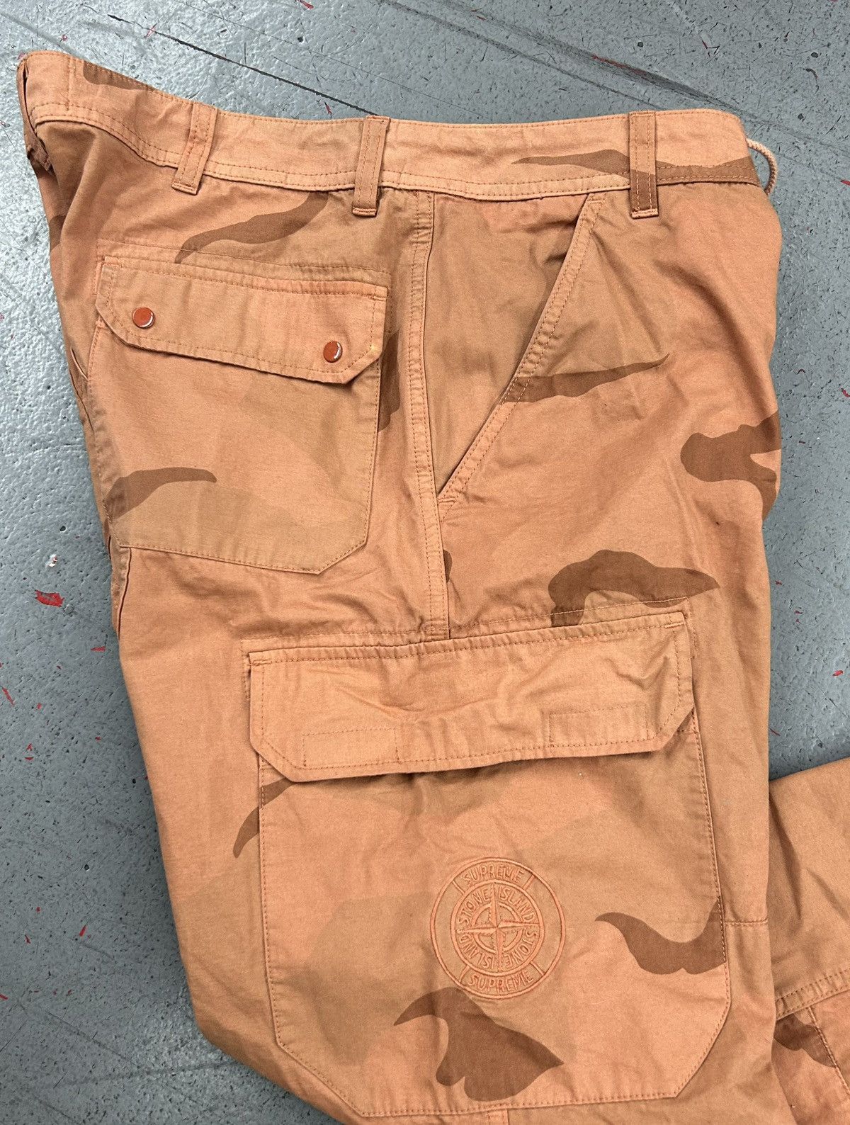 Stone Island × Supreme Supreme x Stone Island Cargo Pants Coral Camo Size 30 Size US 30 / EU 46 - 12 Thumbnail