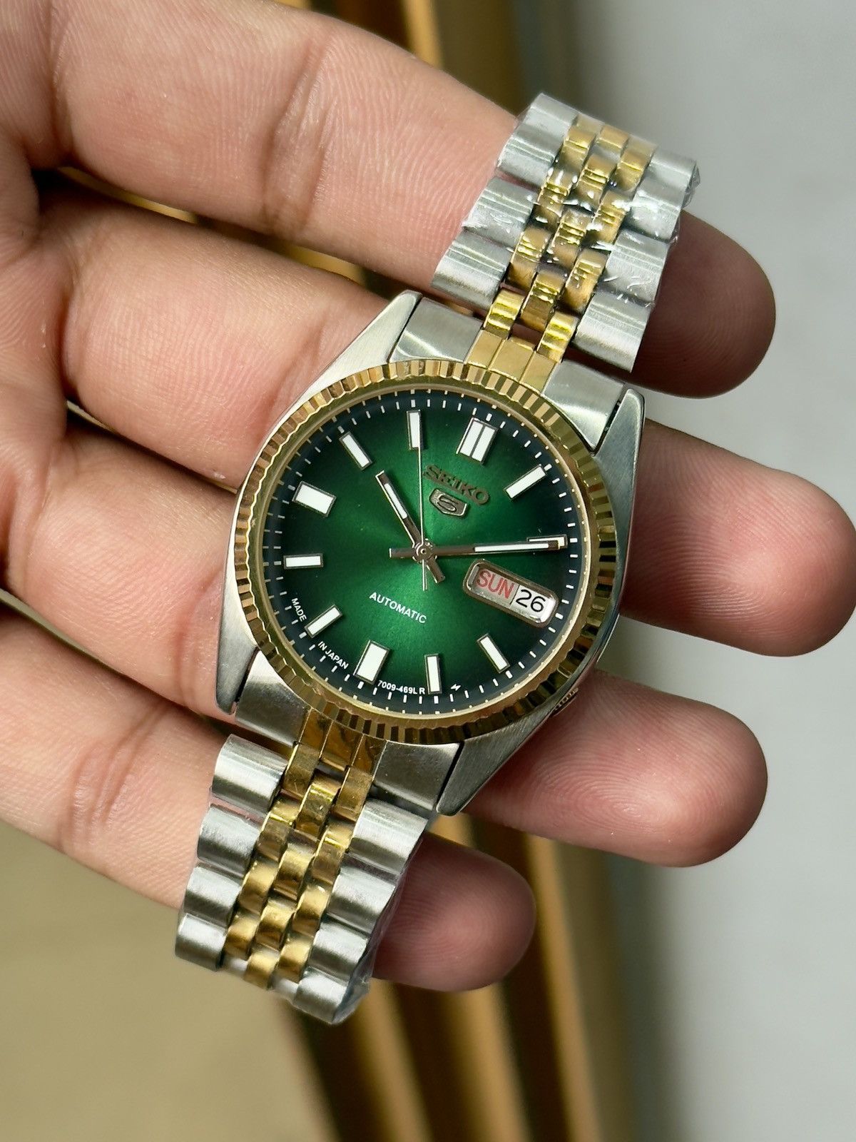 Vintage Seiko SNXJ NOS Automatic 7009 green Dial Men’s Wrist Watch Size 36 - 4 Thumbnail