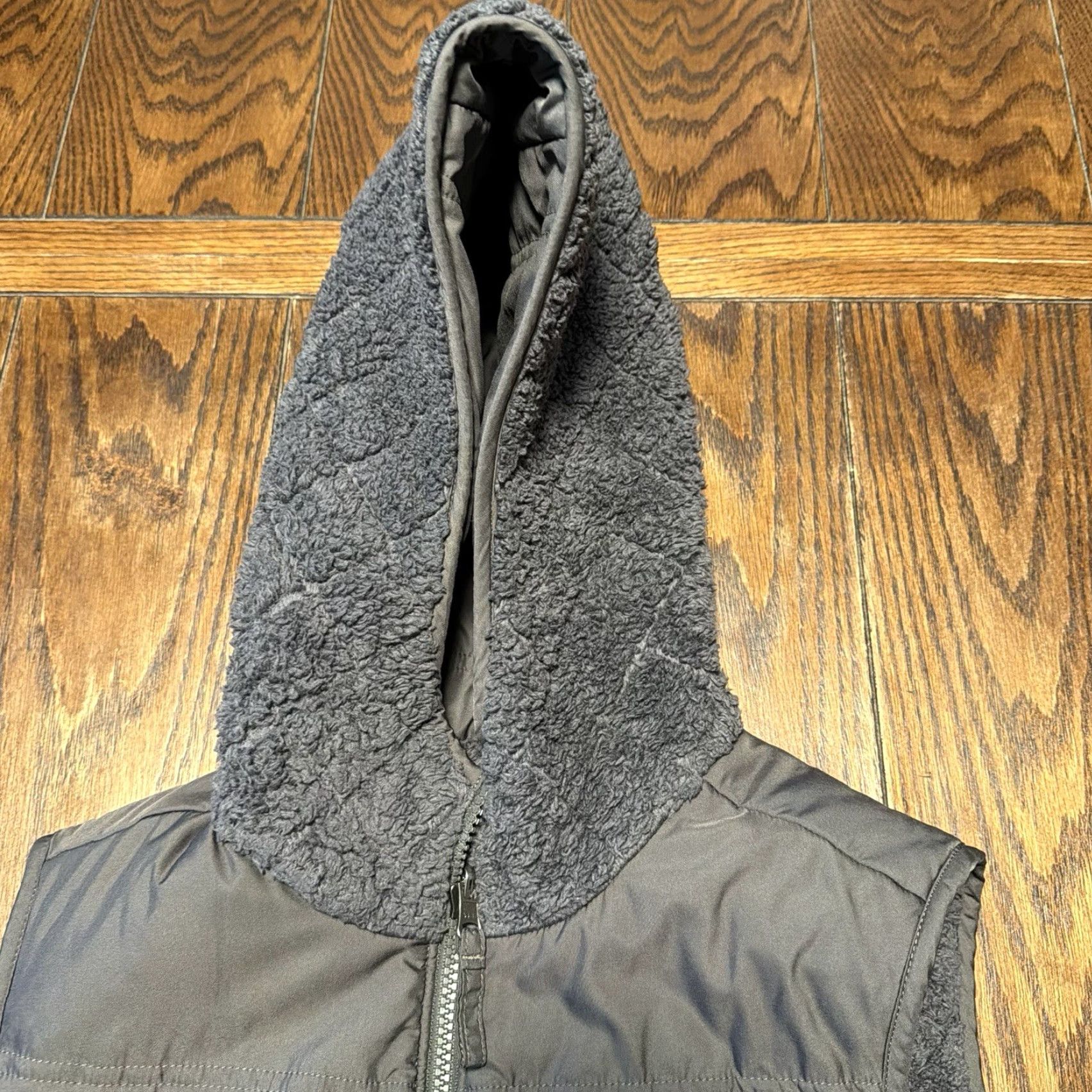 Patagonia Patagonia Vest Womens Medium Gray Quilted Fleece Hood Reversible Los Gatos 25221 Size M / US 6-8 / IT 42-44 - 5 Thumbnail