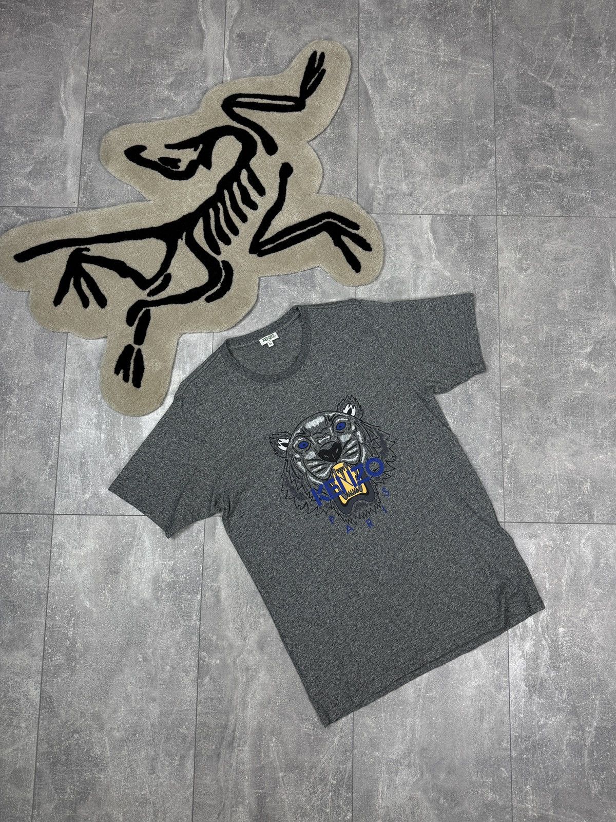 Kenzo × Vintage Mens Vintage Kenzo tiger T-shirt luxury tee gray big logo Size US M / EU 48-50 / 2 - 1 Thumbnail