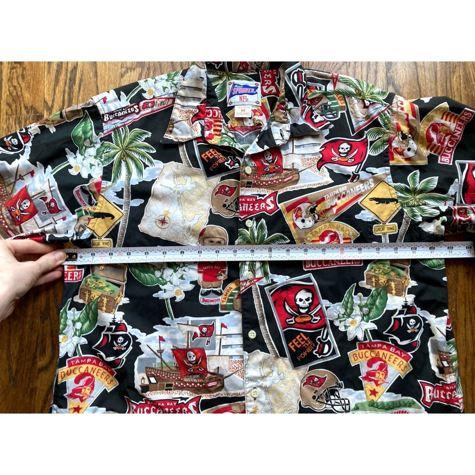 Reyn Spooner Reyn Spooner Tampa Bay Buccaneers Hawaiian Shirt Mens M NFL Cotton Shirt Size US M / EU 48-50 / 2 - 4 Thumbnail