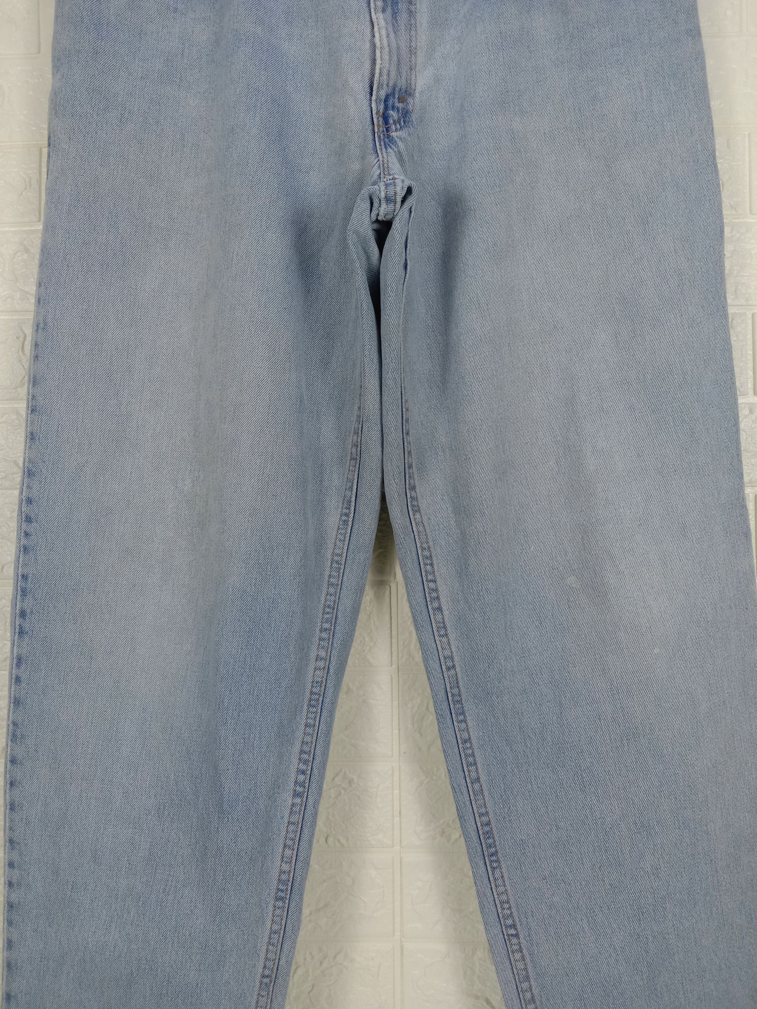 Vintage Levi's 570 Baggy Fit Jeans Light Wash Denim
