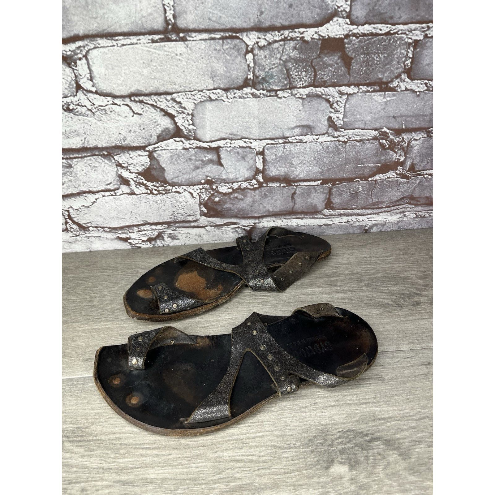 CYDWOQ Cydwoq Studs Studded Toe Thong Sandals Women Sz 37EU/6M Brow Size US 6.5 / IT 36.5 - 11 Thumbnail