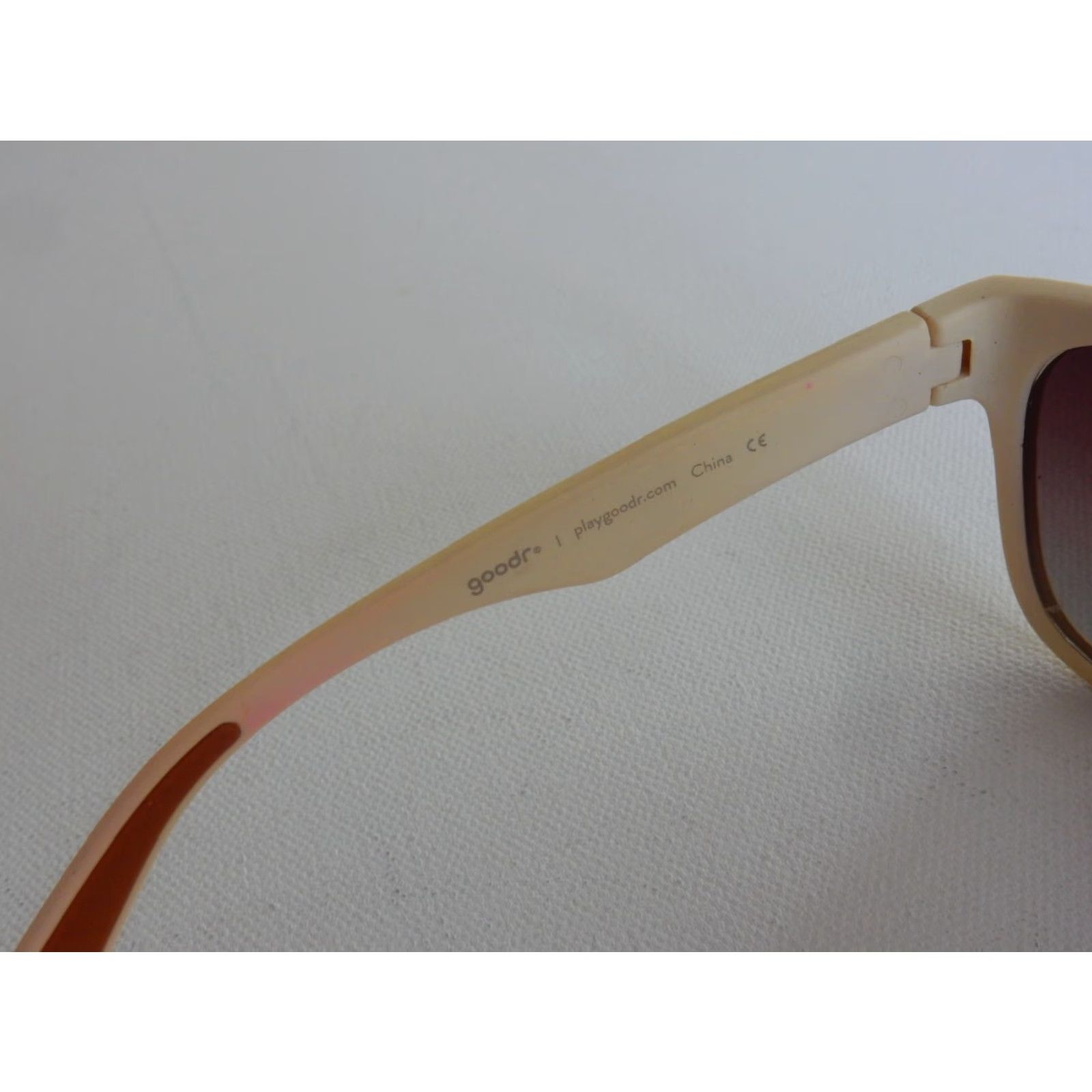 Vintage VINTAGE Goodr Sunglasses Unisex Adults Accessories Tangiers Rewards Member Ivory Size ONE SIZE - 4 Thumbnail