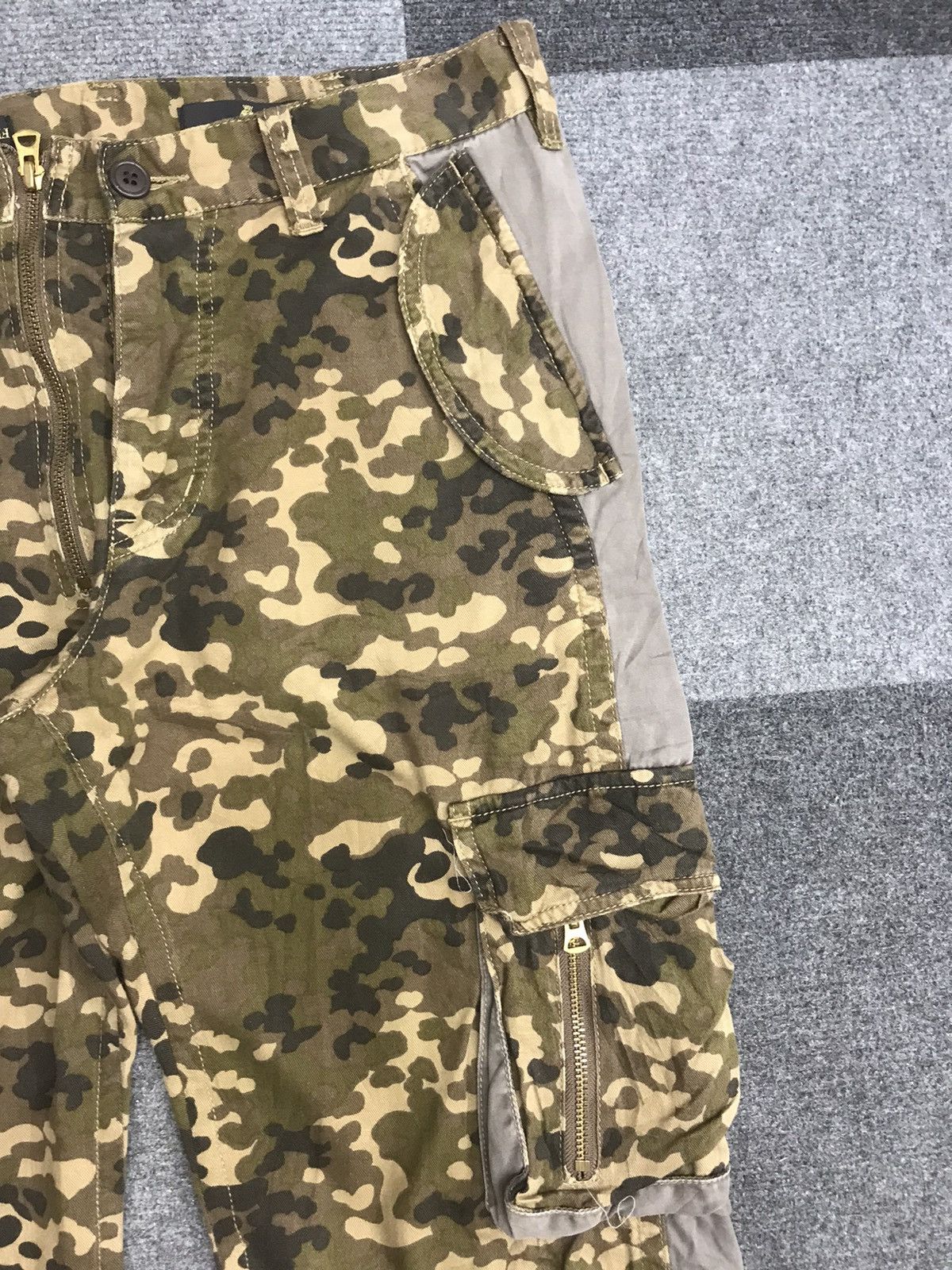 Japanese Brand FIRST BLOW Japan Hybrid Two Tones Cargo Pant Size US 32 / EU 48 - 2 Thumbnail