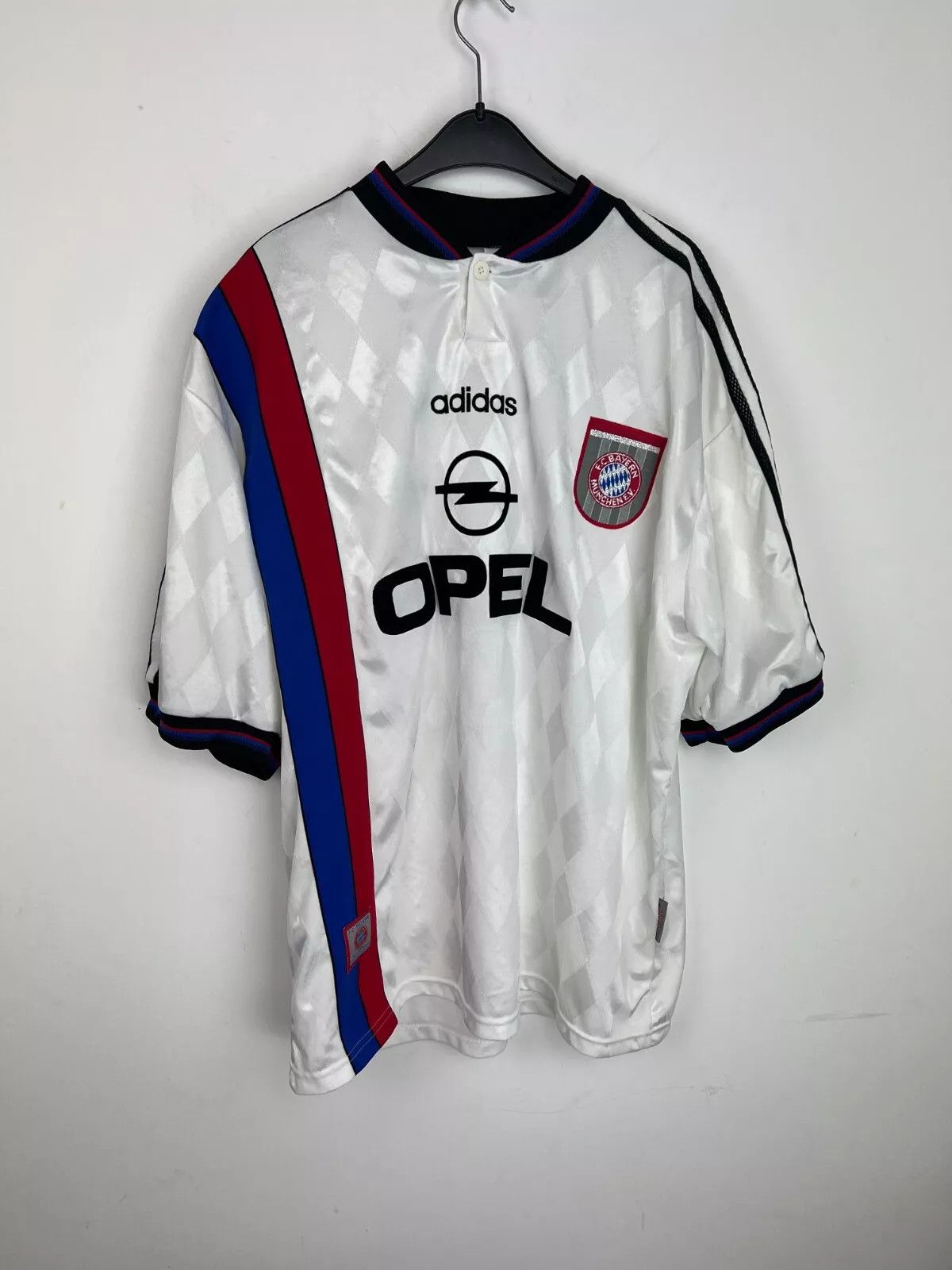 Adidas BAYERN MUNICH 1995 1996 AWAY #25 VOGEL size XXL FOOTBALL Size US XXL / EU 58 / 5 - 13 Thumbnail