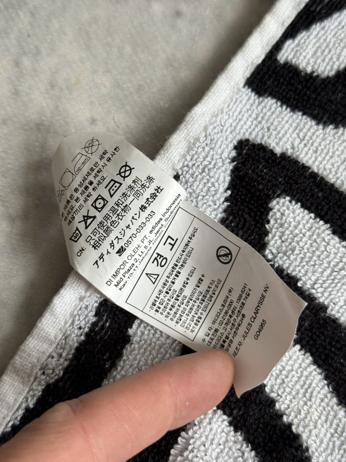 Vintage Adidas Tokyo rare scarf streetwear towel Size ONE SIZE - 6 Thumbnail