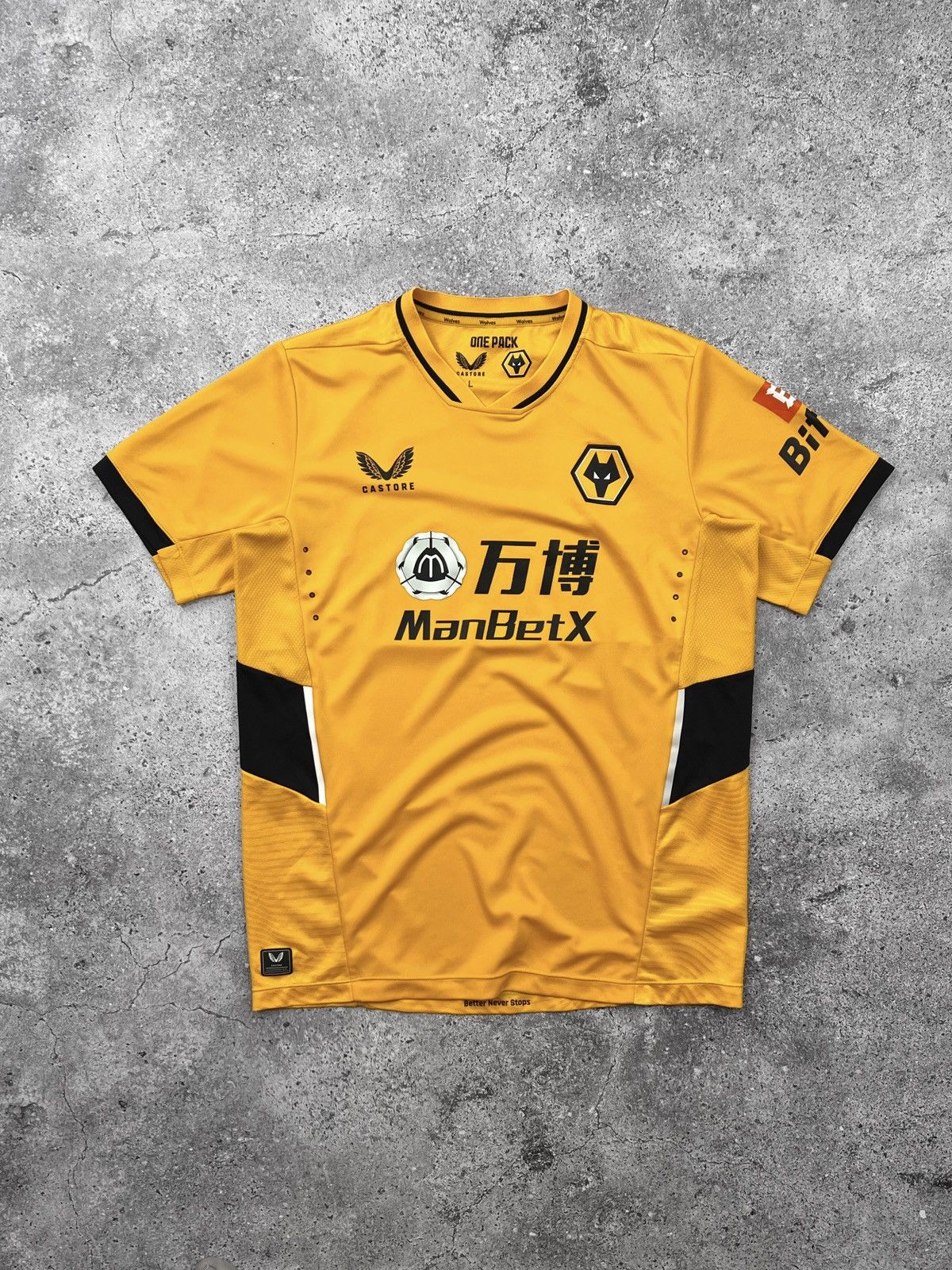 Castore Wolverhampton Wanderers 2021/22 Castore Football Jersey Size US L / EU 52-54 / 3 - 1 Thumbnail