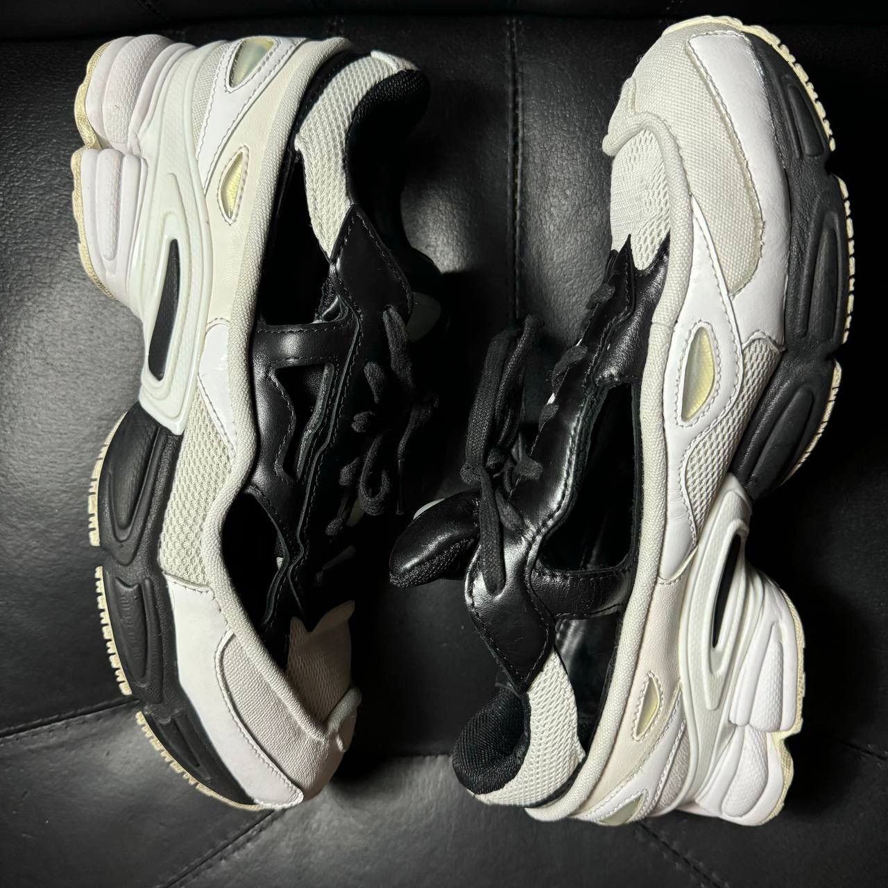 Adidas × Raf Simons 8us Adidas Raf Simons Ozweego Replicant white black sneakers Size US 8 / EU 41 - 4 Thumbnail