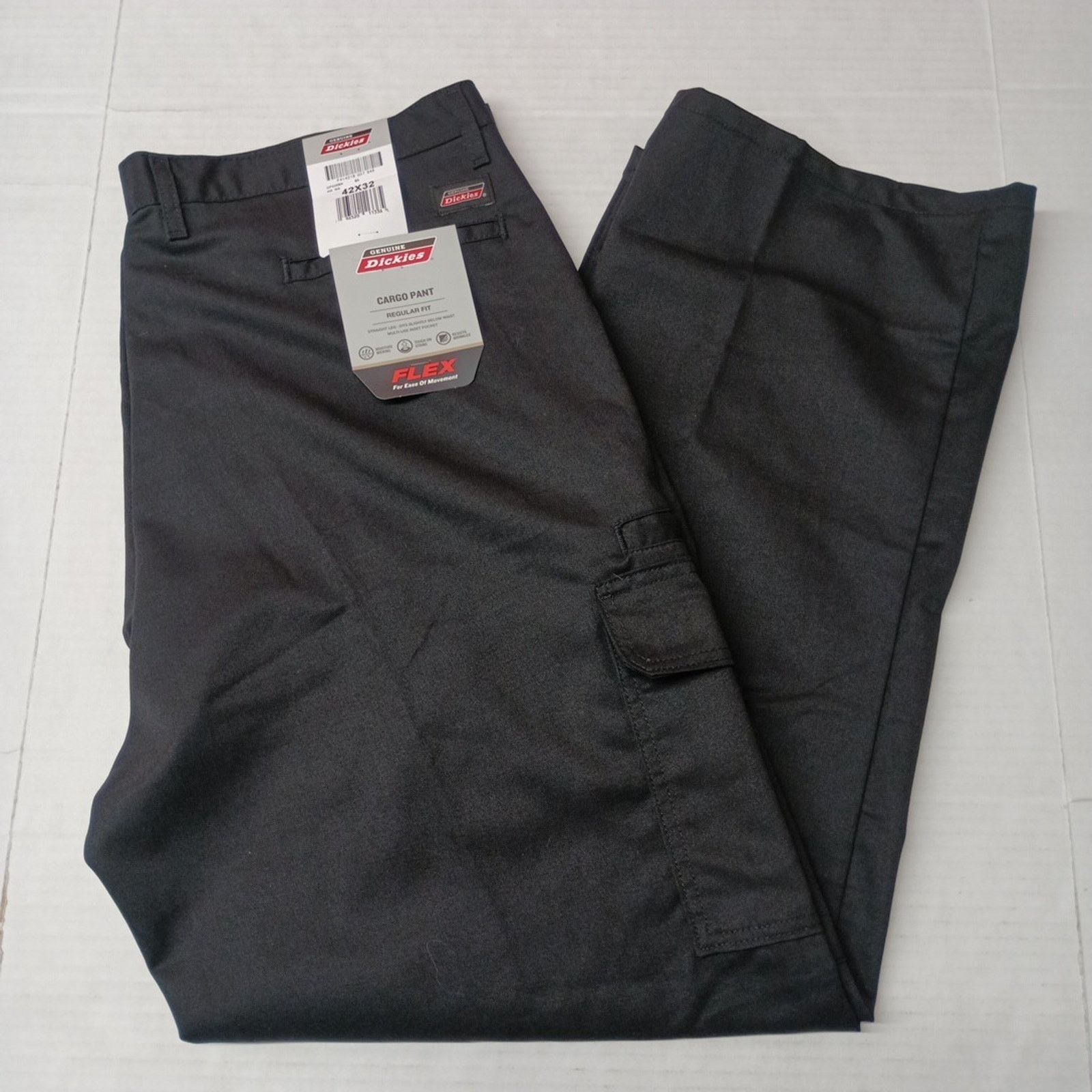 Dickies Dickies Men's Black Cargo Pants Size 42x32 Regular Straight Size US 42 / EU 58 - 1 Thumbnail