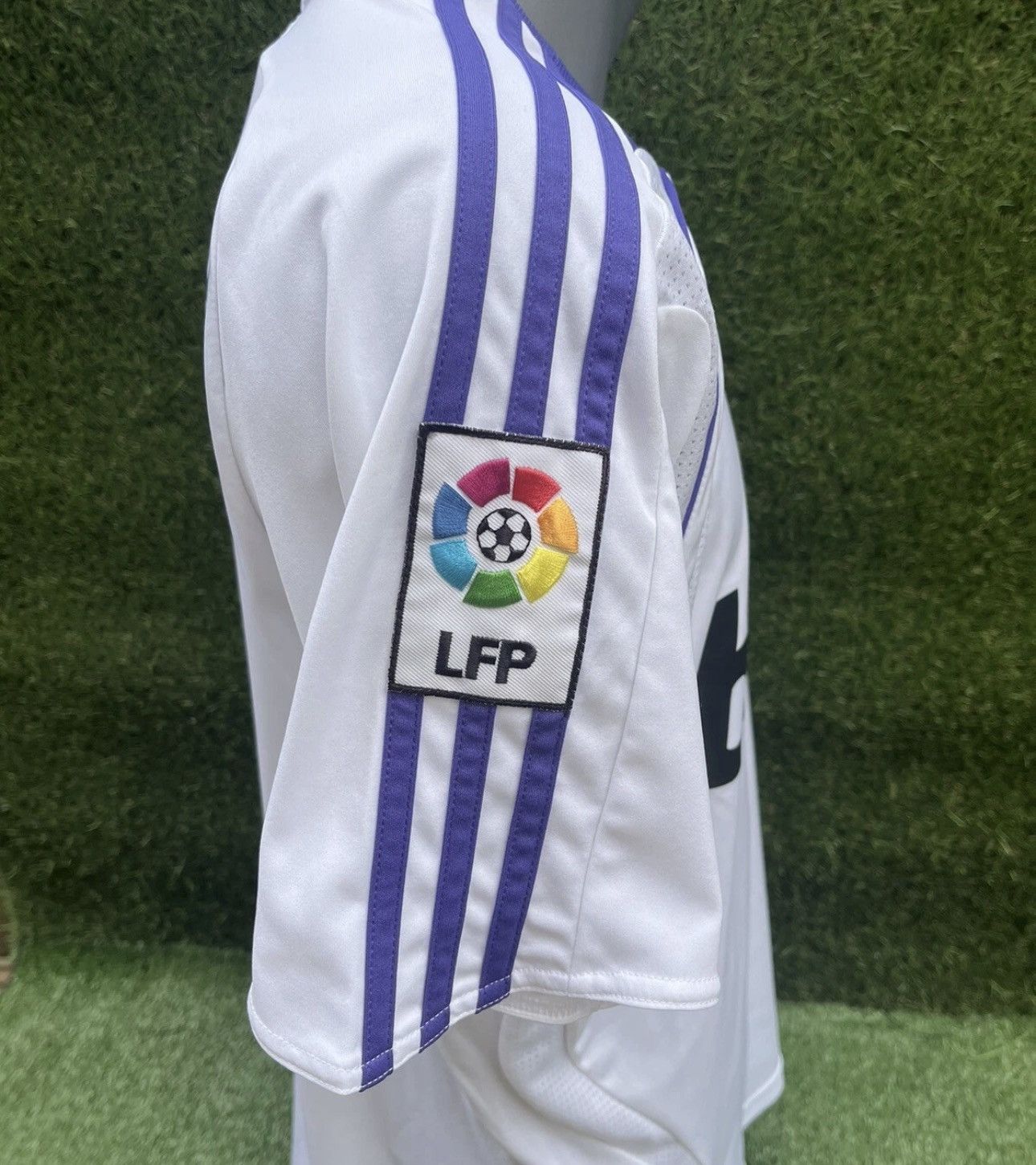 Adidas Jersey cannavaro real madrid Size US S / EU 44-46 / 1 - 5 Thumbnail