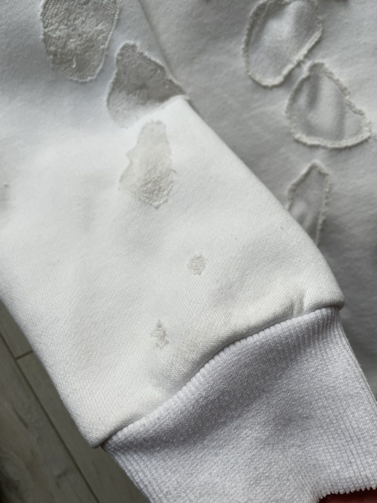 Givenchy Givenchy Paris Destroyed White Sweatshirt Size US S / EU 44-46 / 1 - 14 Thumbnail