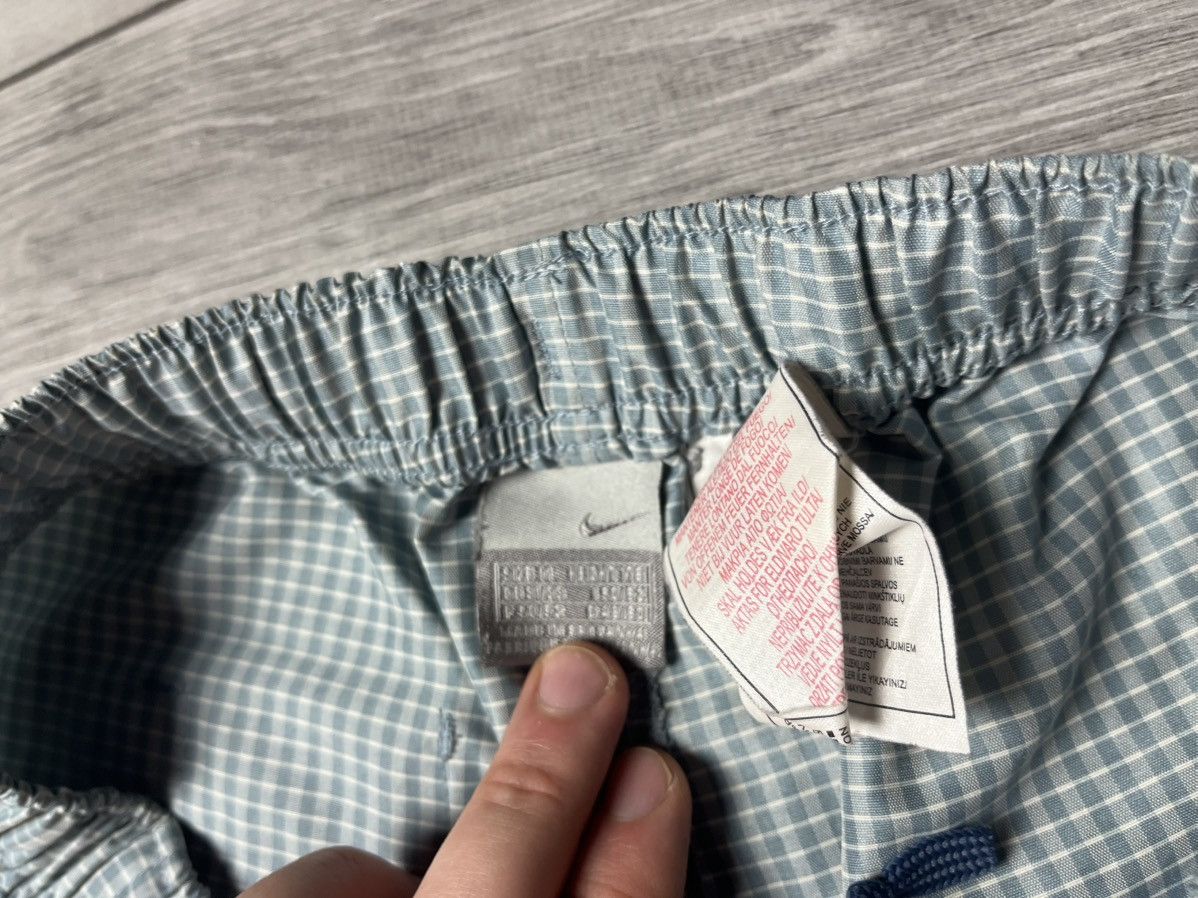 Nike Vintage Nike shorts size Medium Size US 32 / EU 48 - 3 Thumbnail