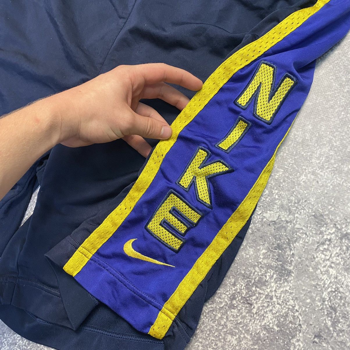 Vintage Vintage Rare Nike Big logo swoosh 90’s shorts Size US 34 / EU 50 - 3 Thumbnail