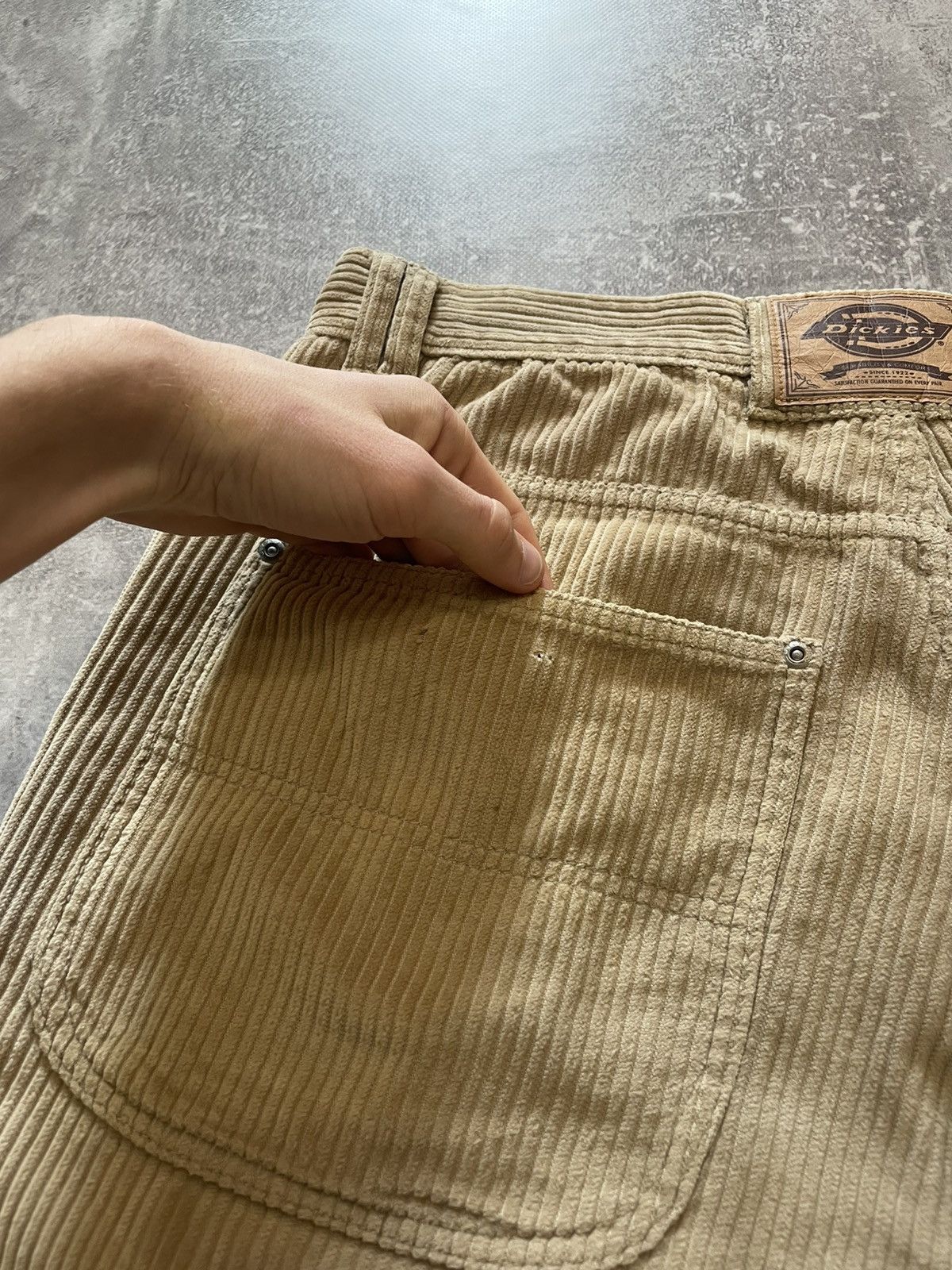 Dickies × Vintage Vintage Dickies Baige Velvet Big Daddy Buggy Shorts 34 Size US 34 / EU 50 - 14 Thumbnail