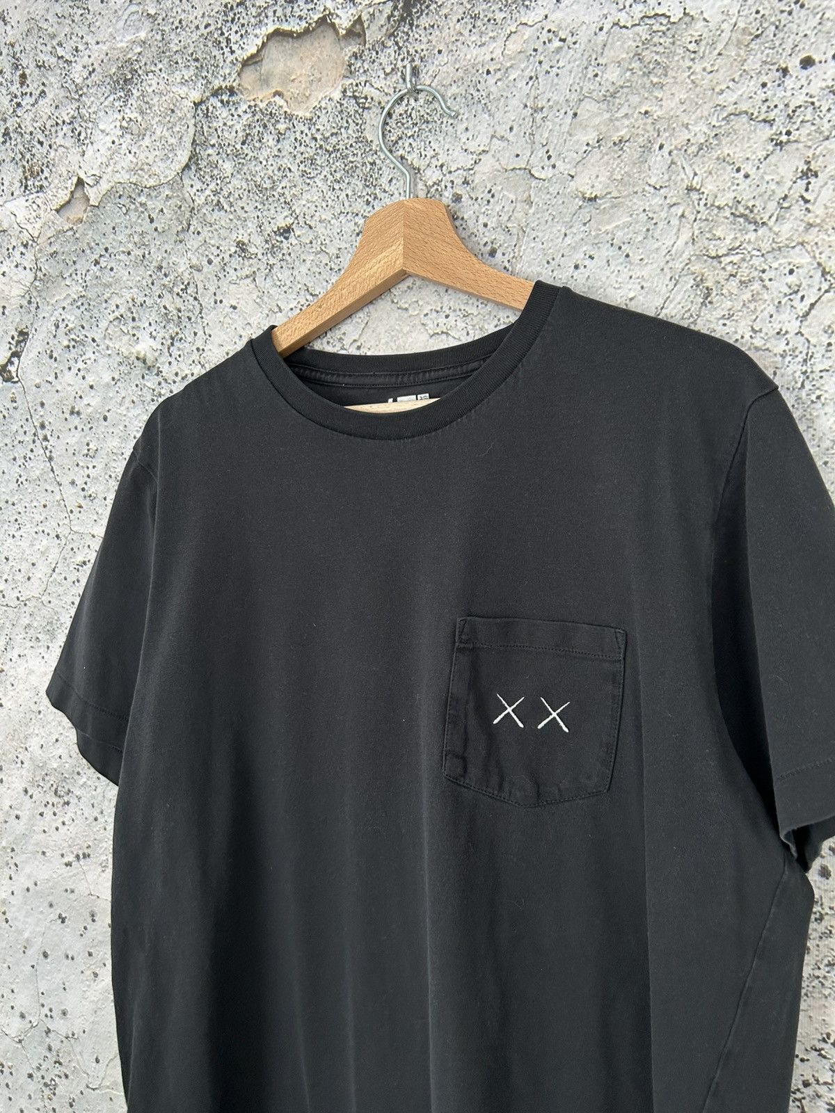 Kaws Kaws x Uniqlo Sesame Streetwear Pocket Tee Streetwear Japan Size US M / EU 48-50 / 2 - 3 Thumbnail