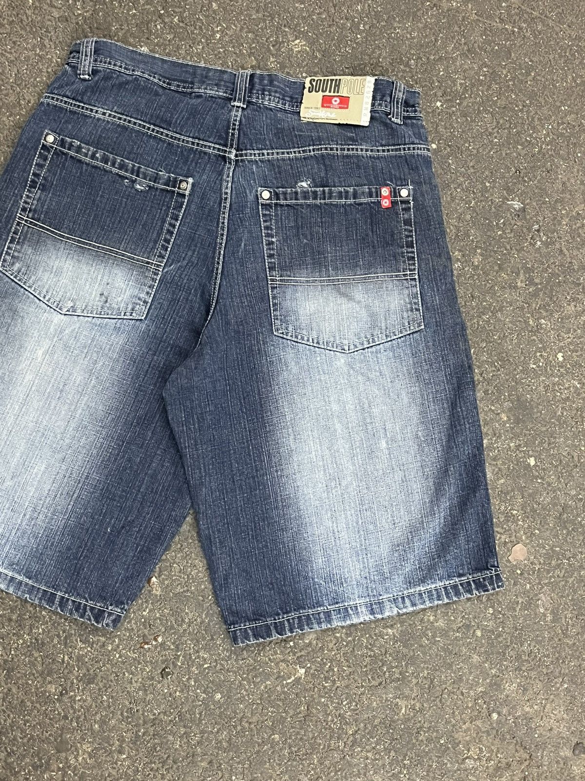 Southpole Baggy fit y2k Southpole red tab jorts hype rare skater Size US 34 / EU 50 - 3 Thumbnail