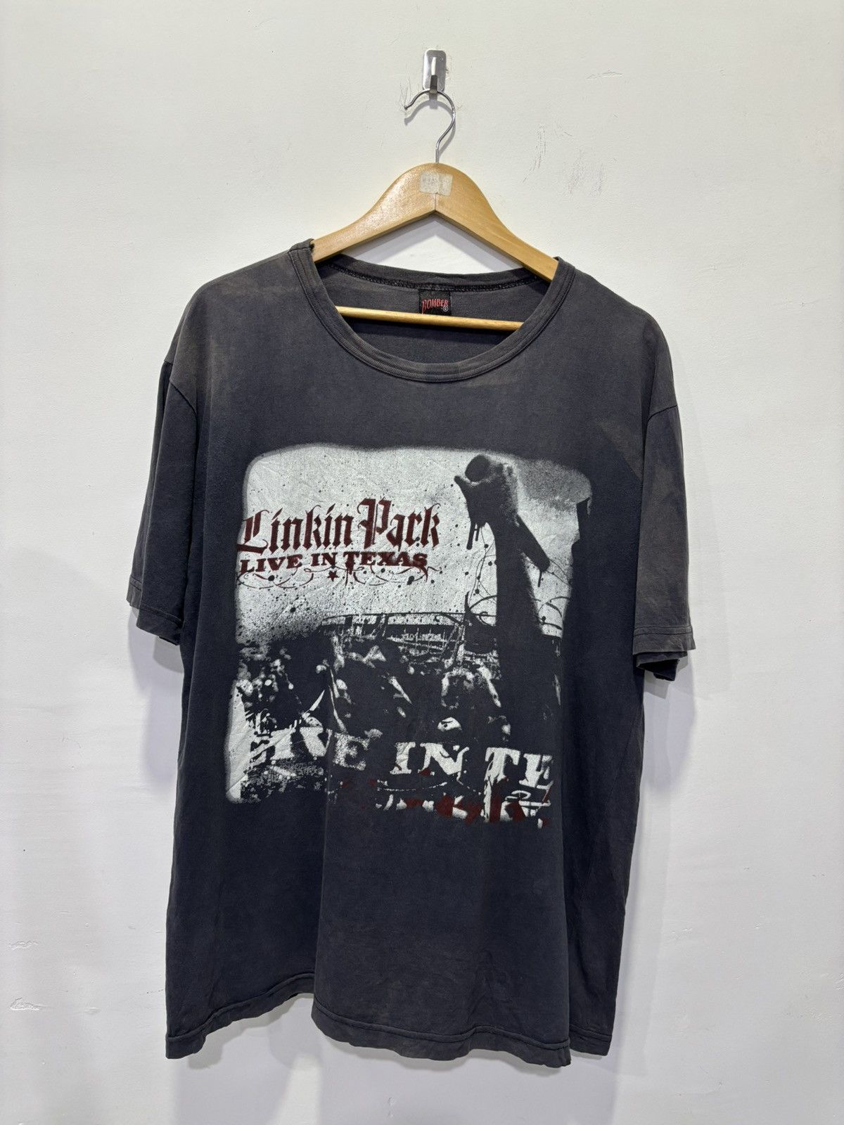Band Tees Vintage Linkin Park Live In Texas Tshirt Size US XL / EU 56 / 4 - 2 Thumbnail