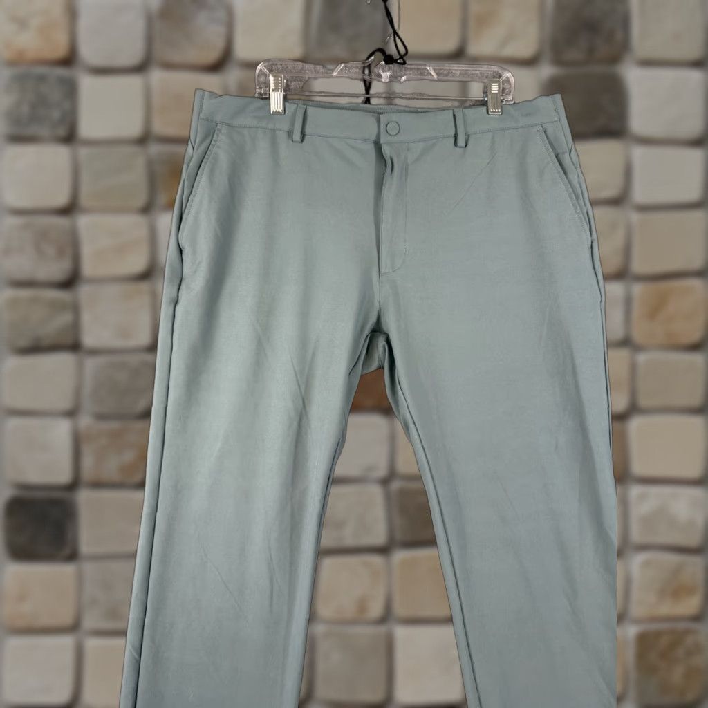 Vintage Greg Norman Golf Pants Mens 38x32 Green Stretch Performance Flat Front Chino Regular Mens Size US 38 / EU 54 - 1 Thumbnail