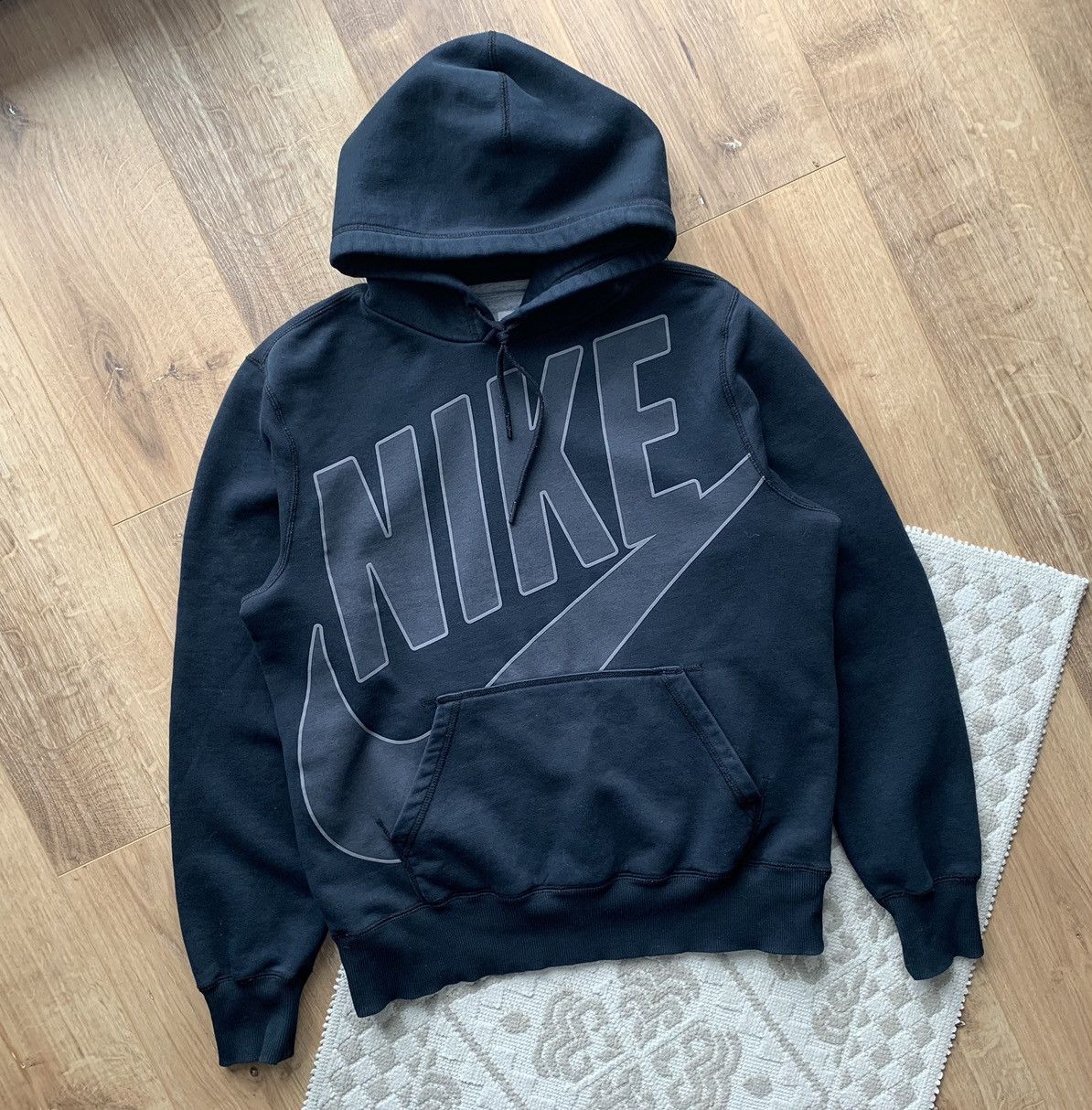Nike Vintage Nike center logo big swoosh hoodie pullover Size US M / EU 48-50 / 2 - 2 Thumbnail