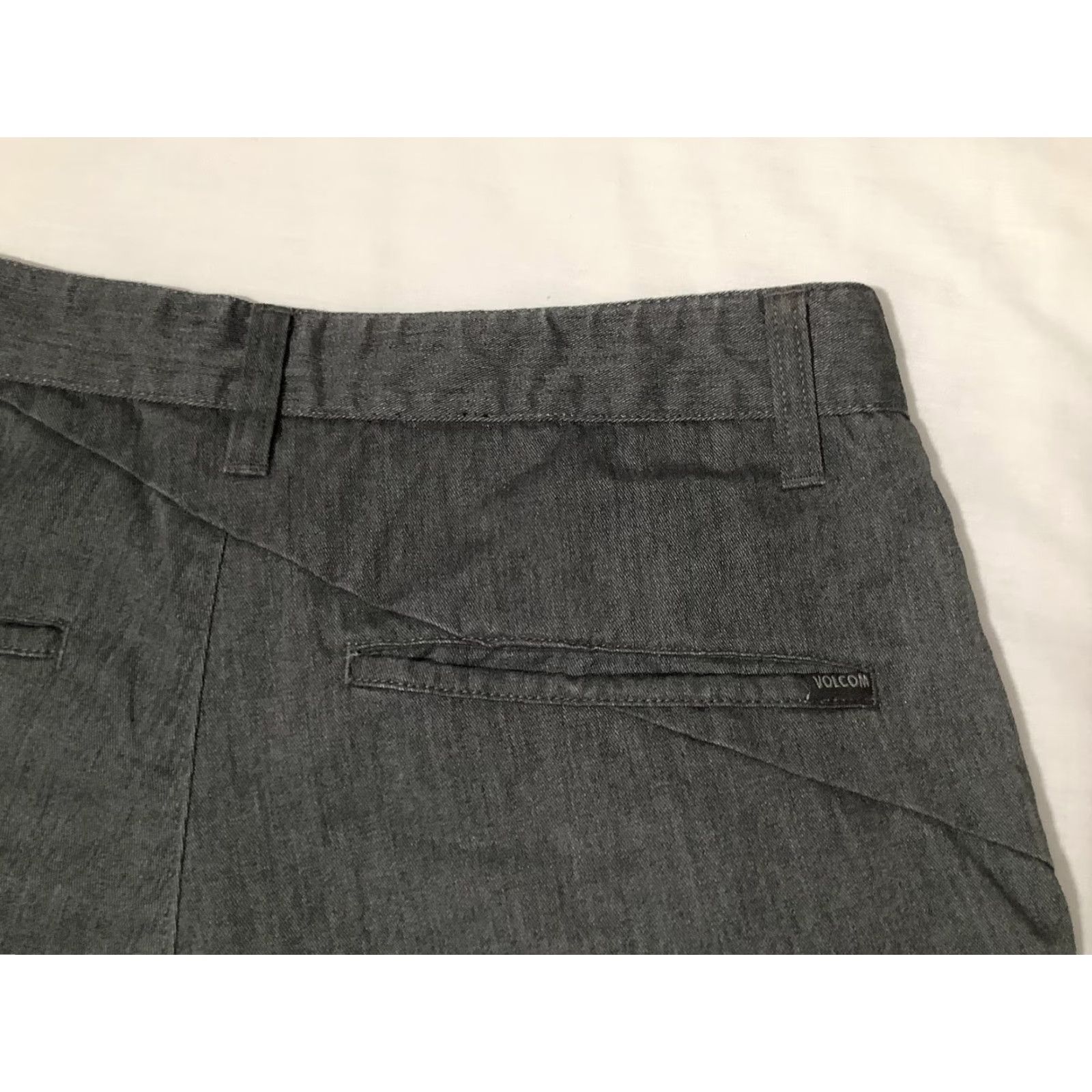 Volcom Volcom Chino Shorts Mens 30 Gray Casual Summer 11in Inseam Flat Front Pockets Regular Non-NV Size US 30 / EU 46 - 6 Thumbnail