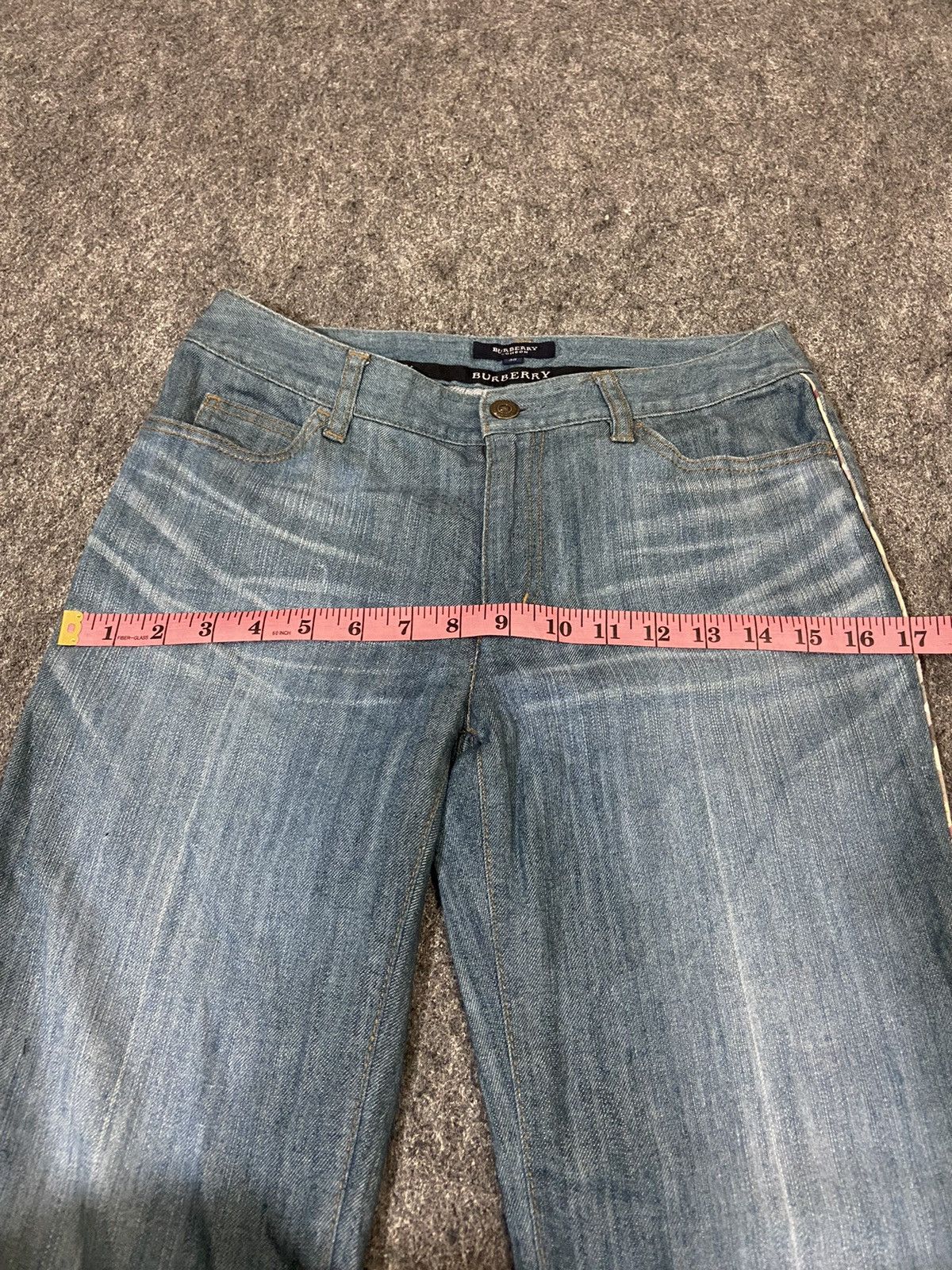 Burberry × Vintage Vintage Y2K burberry london denim pants Size 26" / US 2 / IT 38 - 13 Thumbnail