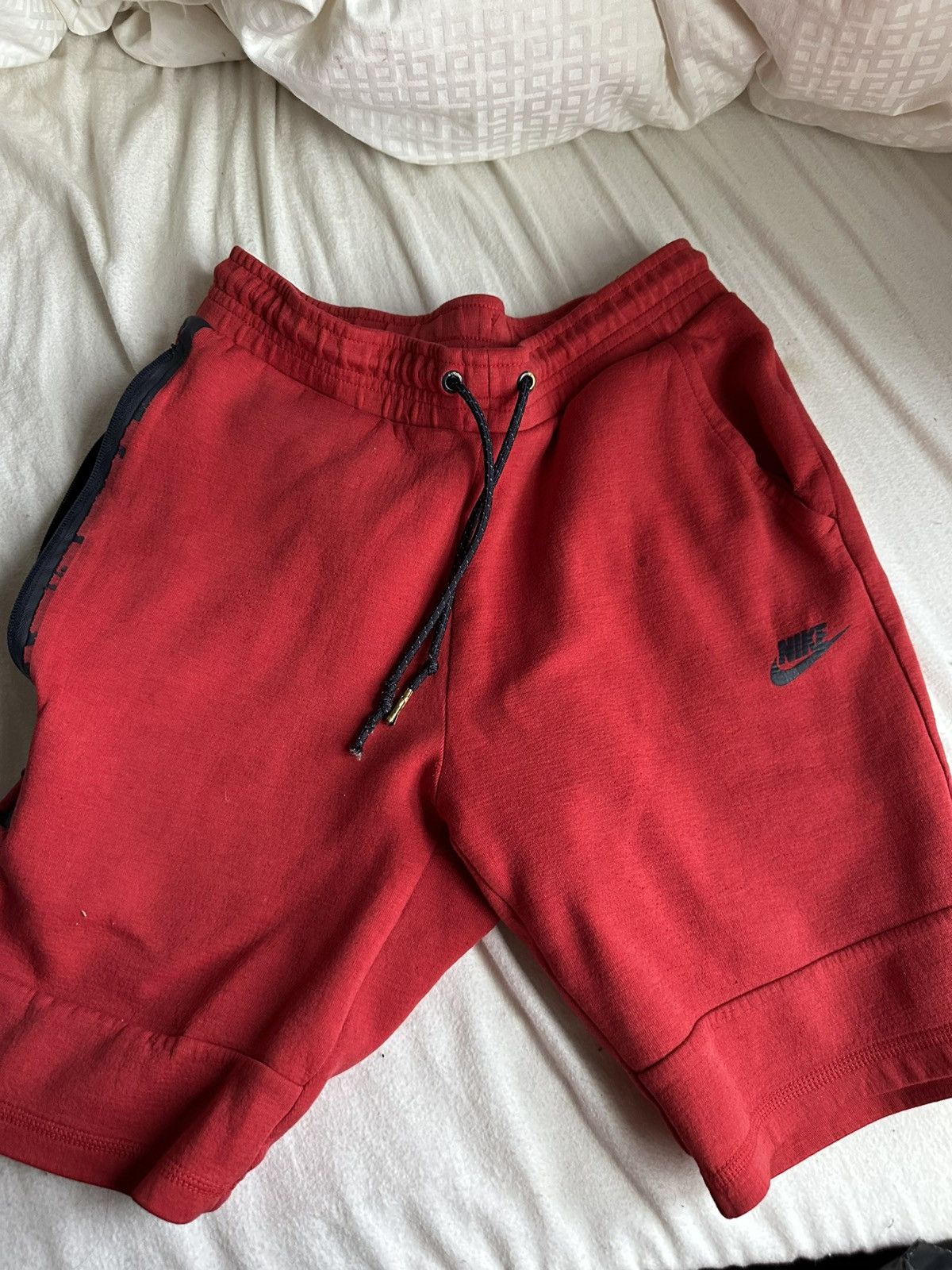 Nike Nike shorts size small Size US 30 / EU 46 - 1 Thumbnail