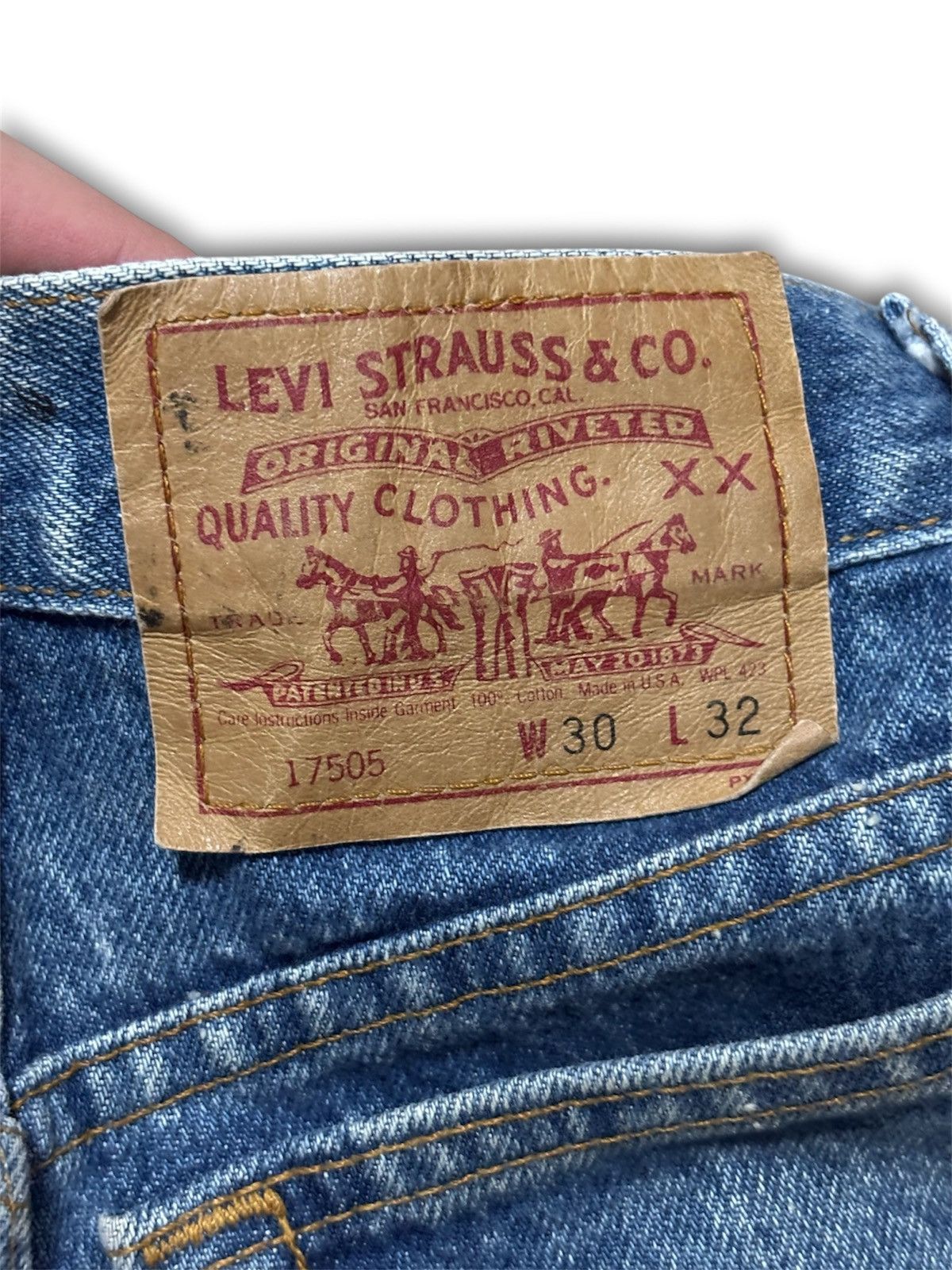 Levi's Vintage Clothing ❗️LAST DROP❗️Vintage 90s Levi’s 505 Made In USA Jeans Size US 30 / EU 46 - 5 Thumbnail