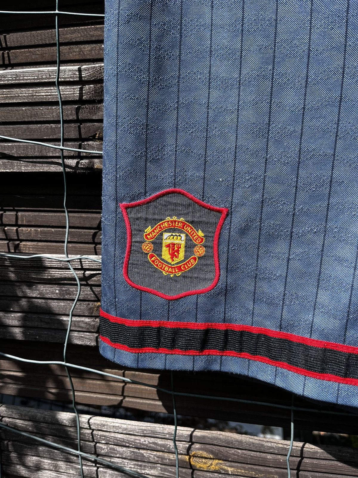 Vintage ⚽️ MANCHESTER UNITED 1995 1996 VINTAGE SOCCER SHORTS FOOTBALL Size US 34 / EU 50 - 3 Thumbnail