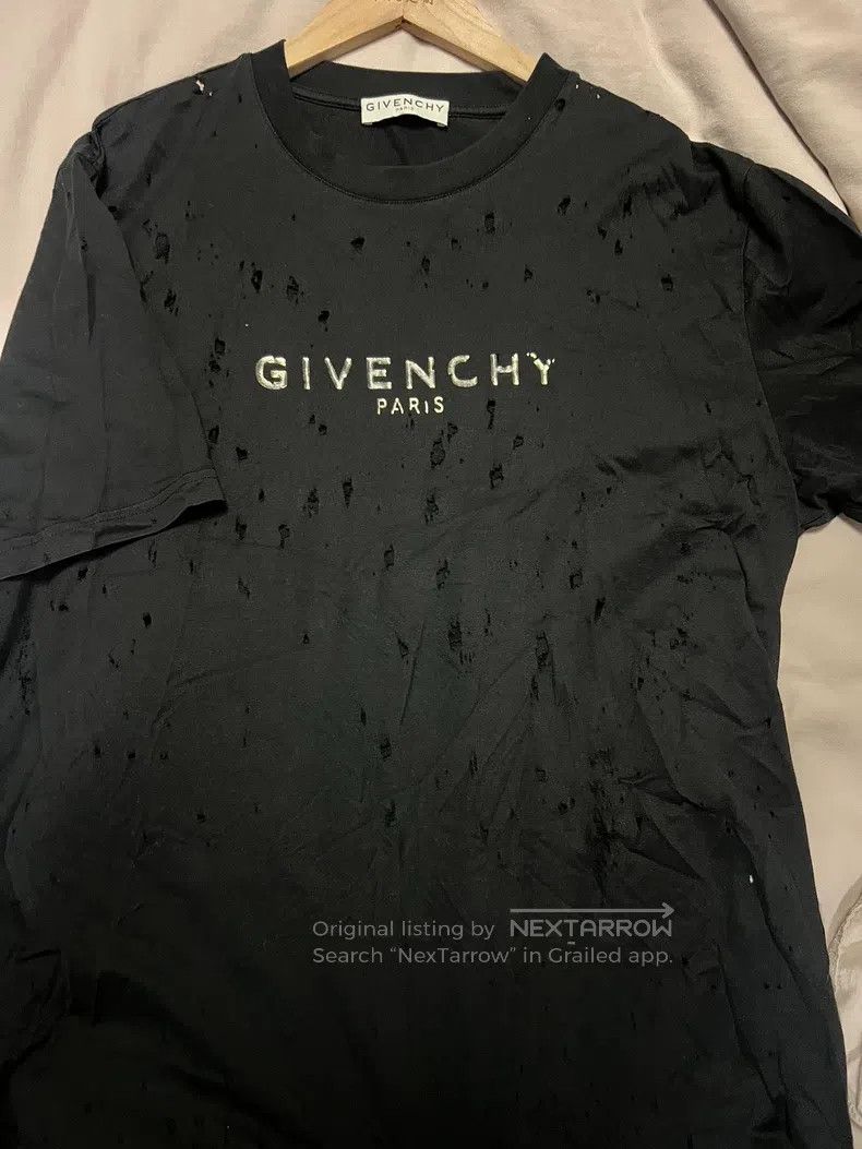 Givenchy Givenchy Small Ripped, Gold Foil Damaged Logo Short Sleeve Size US L / EU 52-54 / 3 - 2 Thumbnail