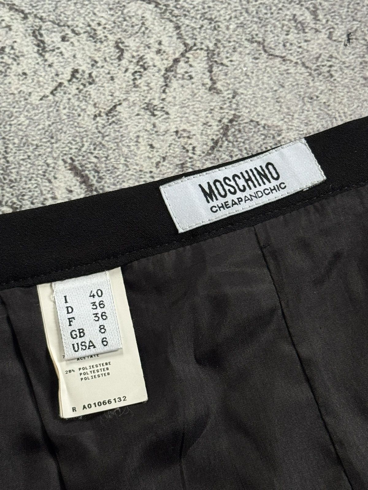 Moschino Moschino Cheap and chic USA6/I40/F36 mini skirt pencil Size 28" / US 6 / IT 42 - 4 Thumbnail