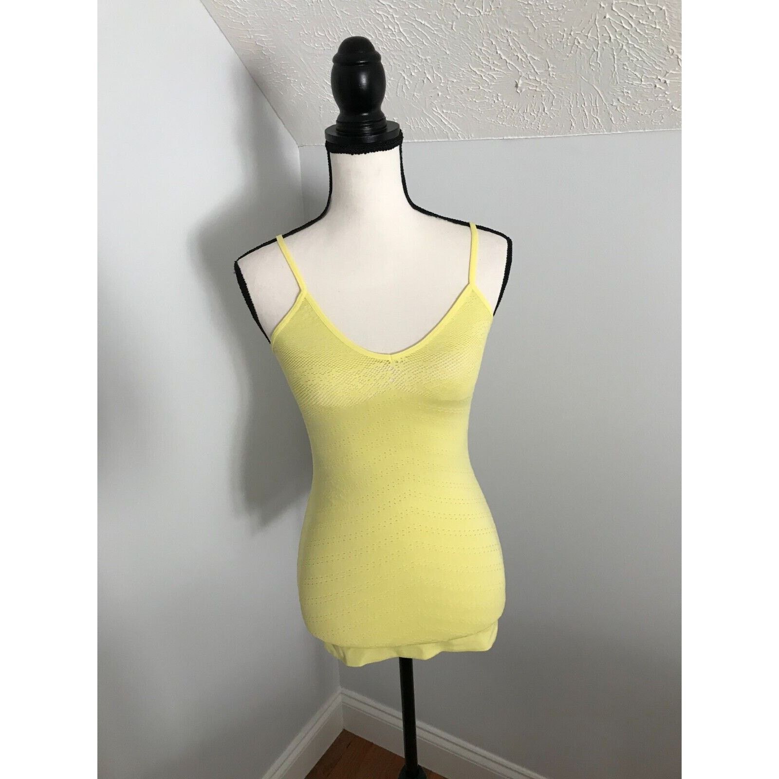 Anthropologie Anthropologie Eloise Yellow Chevron Print Cami/Camisole/Tank Size XS / US 0-2 / IT 36-38 - 1 Thumbnail