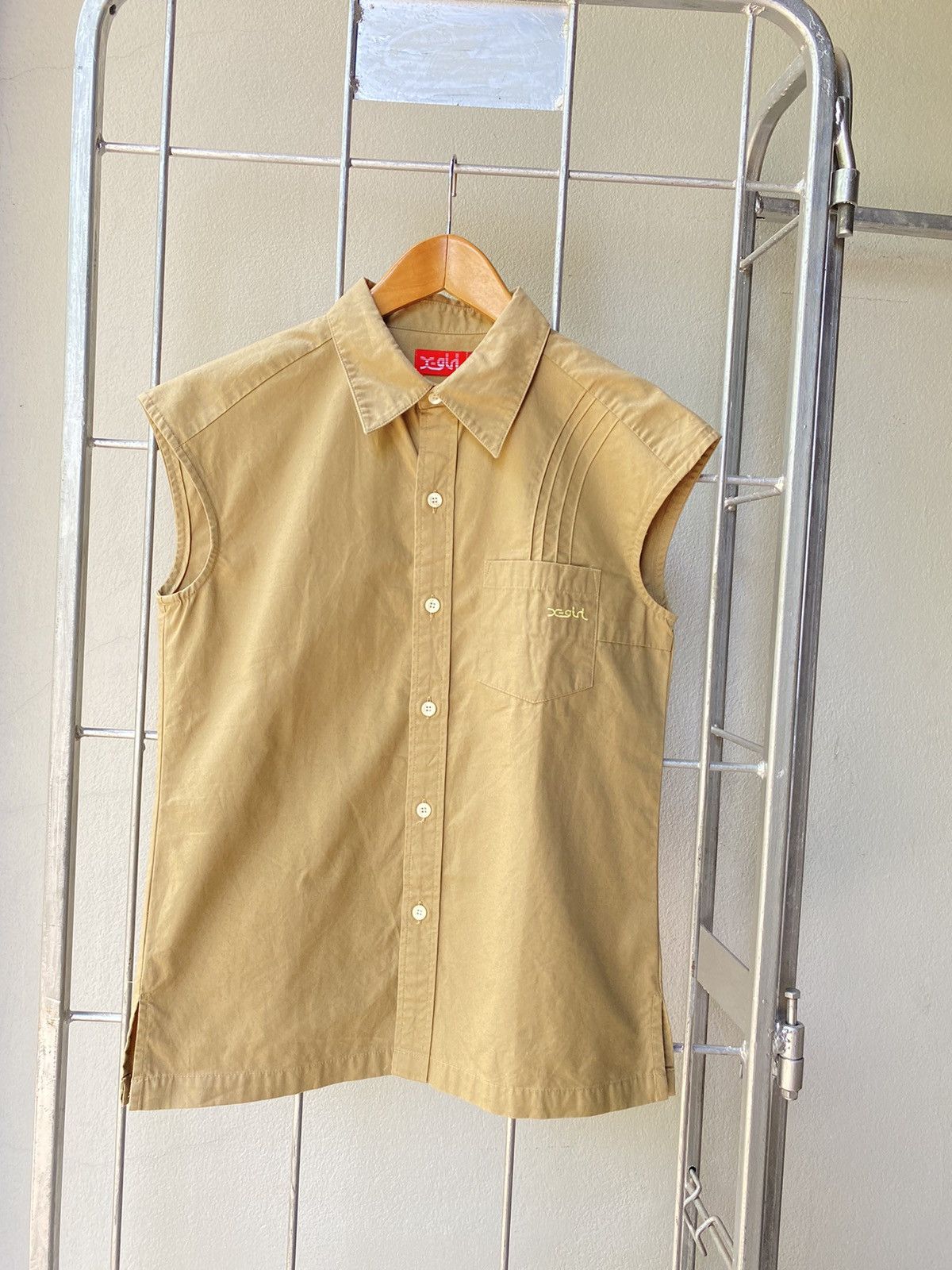 X-girl sleeveless brown shirt