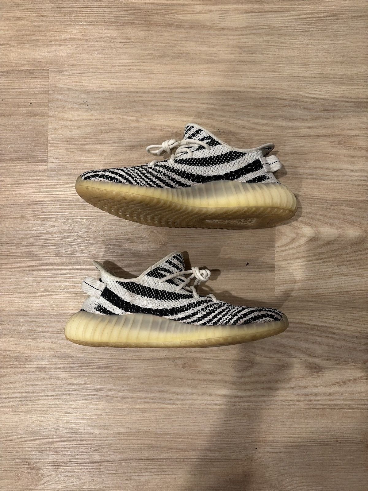 Yeezy Yeezy 350 Zebra Size US 11 / EU 44 - 2 Thumbnail