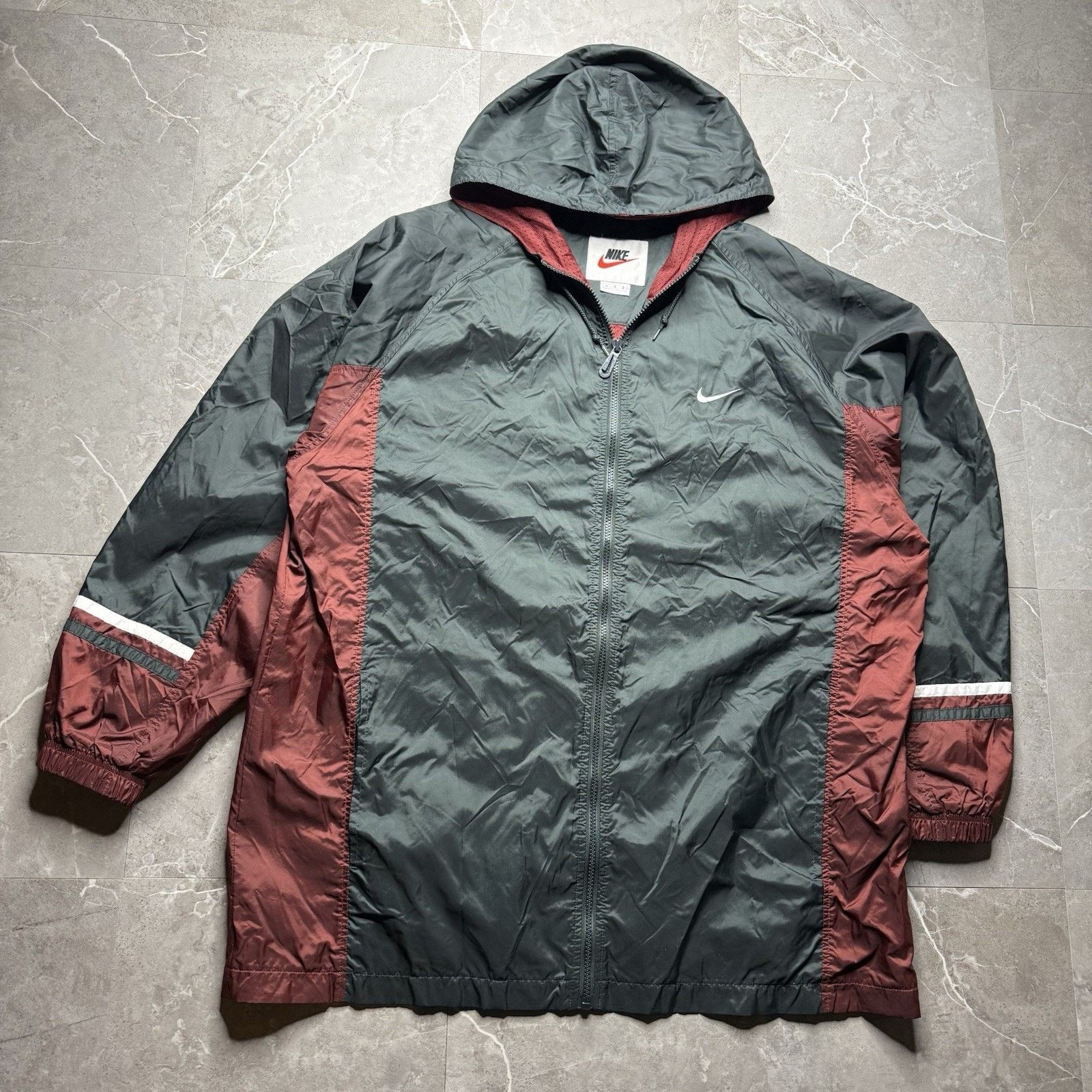 Nike Vintage 90s Nike Black Maroon Full Zip Windbreaker Jacket Size US L / EU 52-54 / 3 - 4 Thumbnail